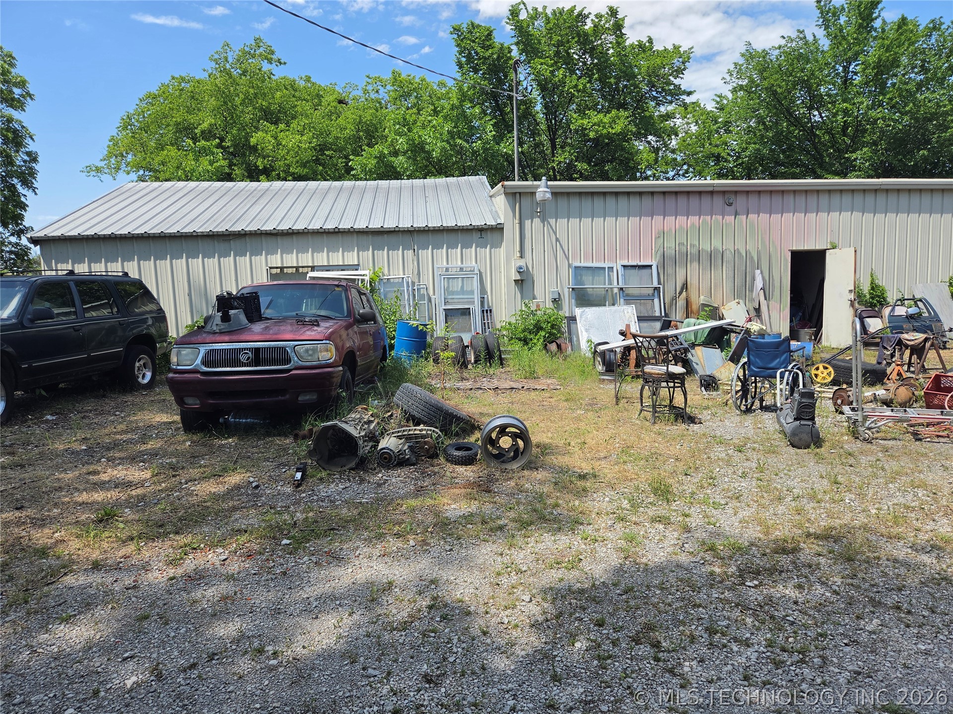 47 S 85th East Avenue Property Photo 2