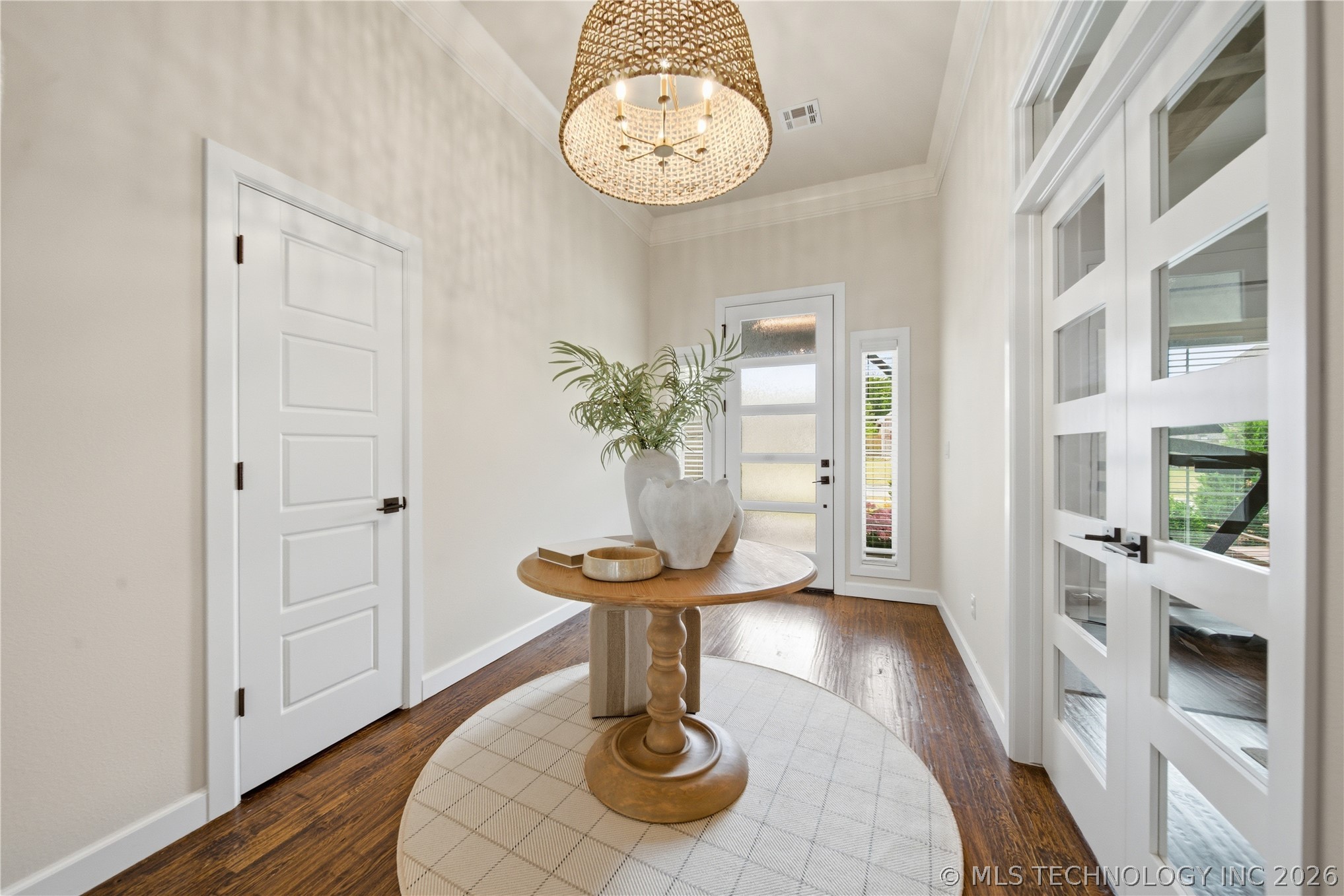 803 E Delmar Place Property Photo 8