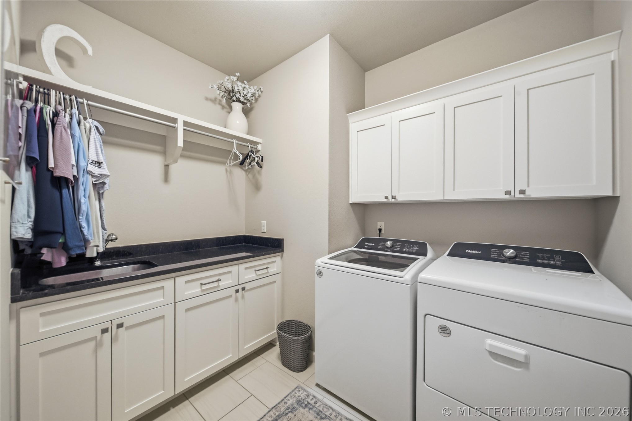 803 E Delmar Place Property Photo 29