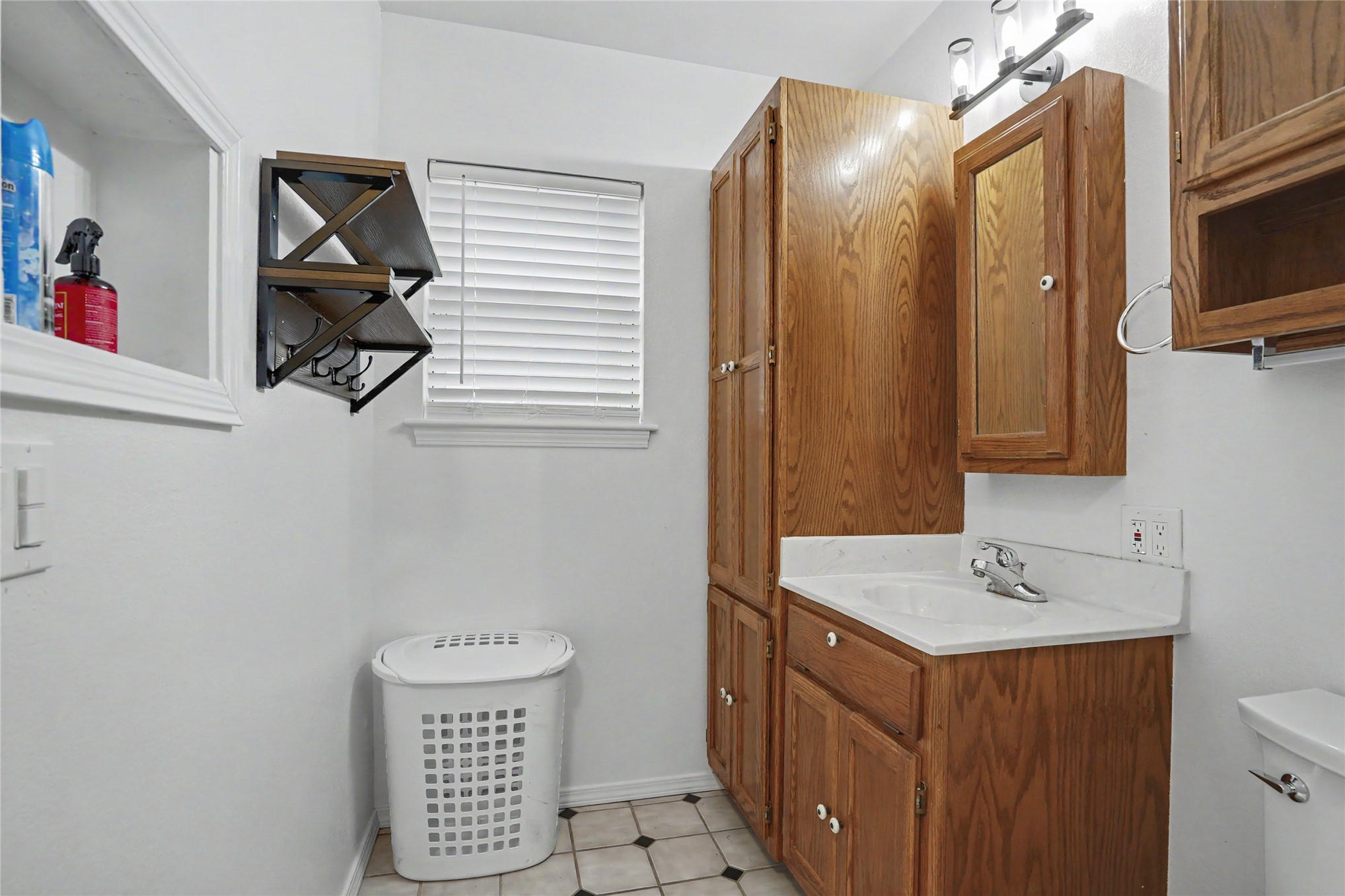 2636 E 14th Street Property Photo 26