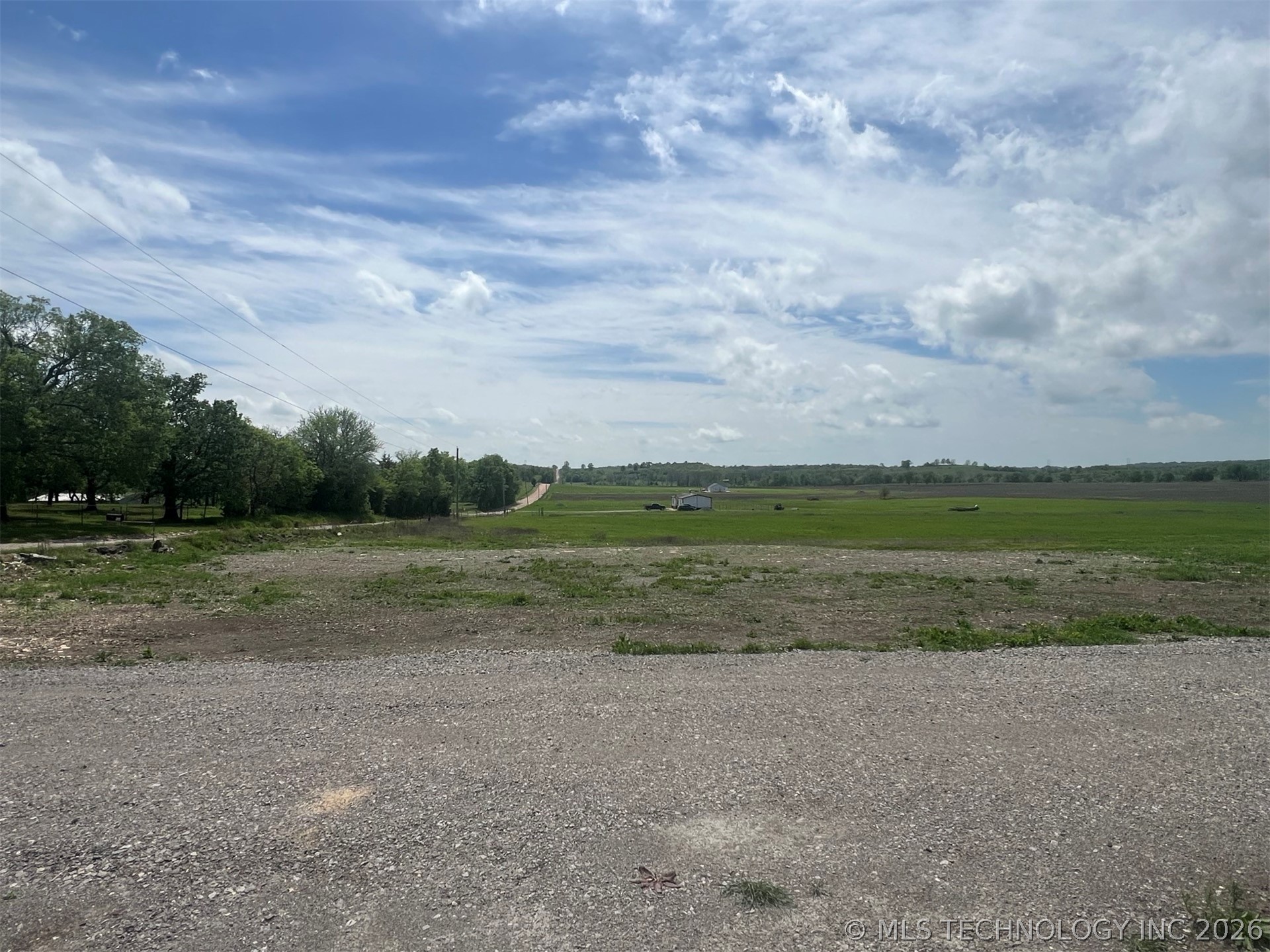 16981 W 828 Road Property Photo 4