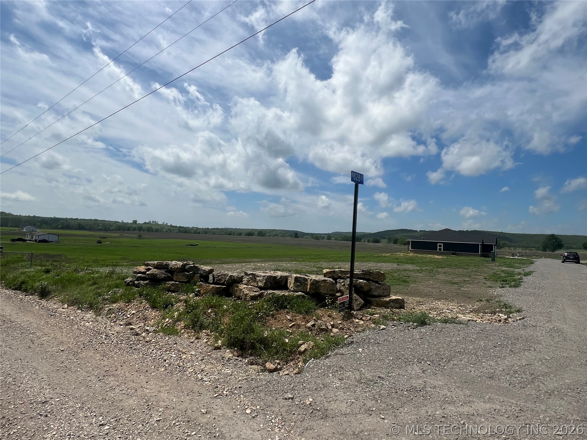 16981 W 828 Road Property Photo 7