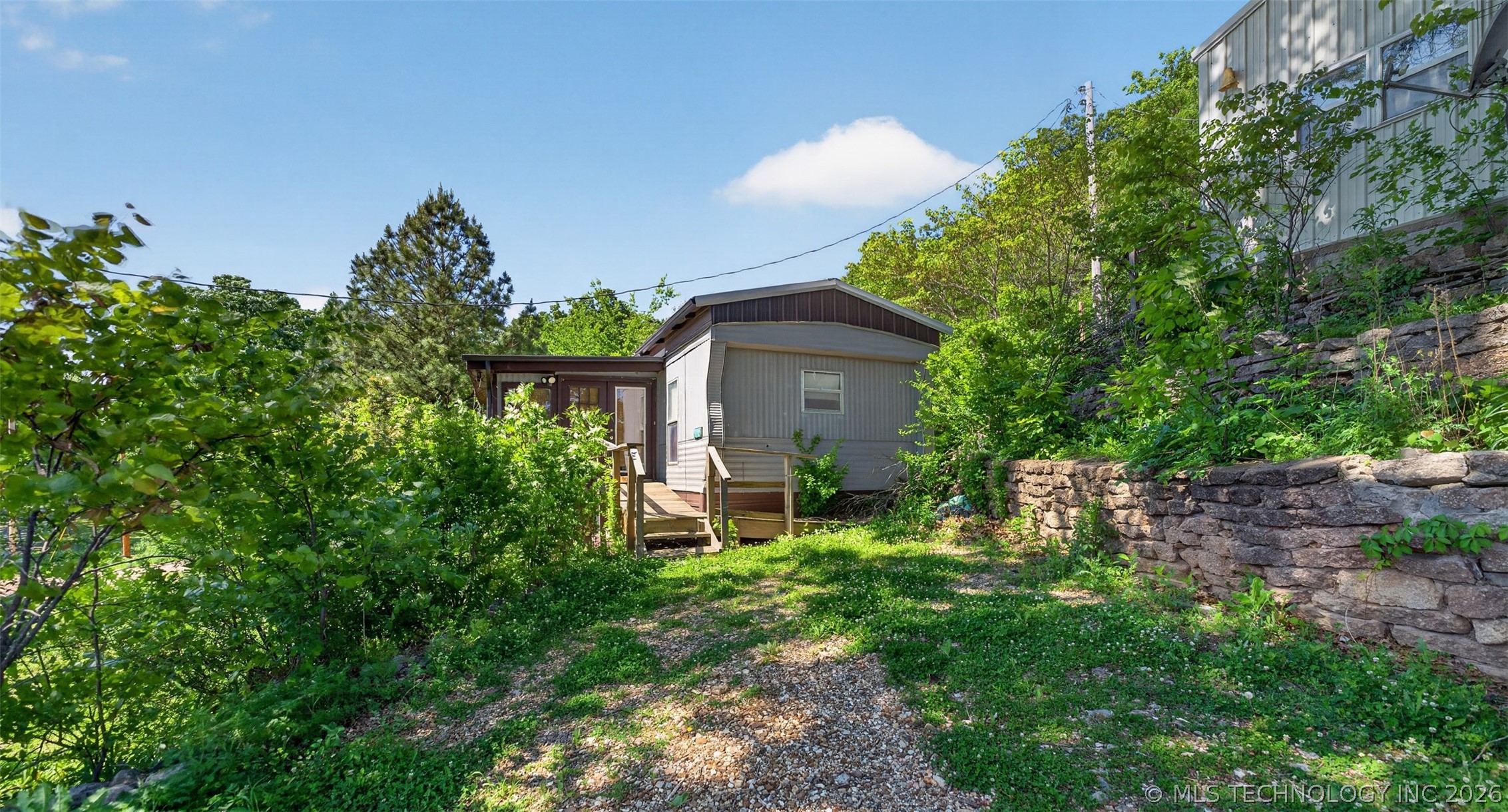 9207 N 447 Road Property Photo 1