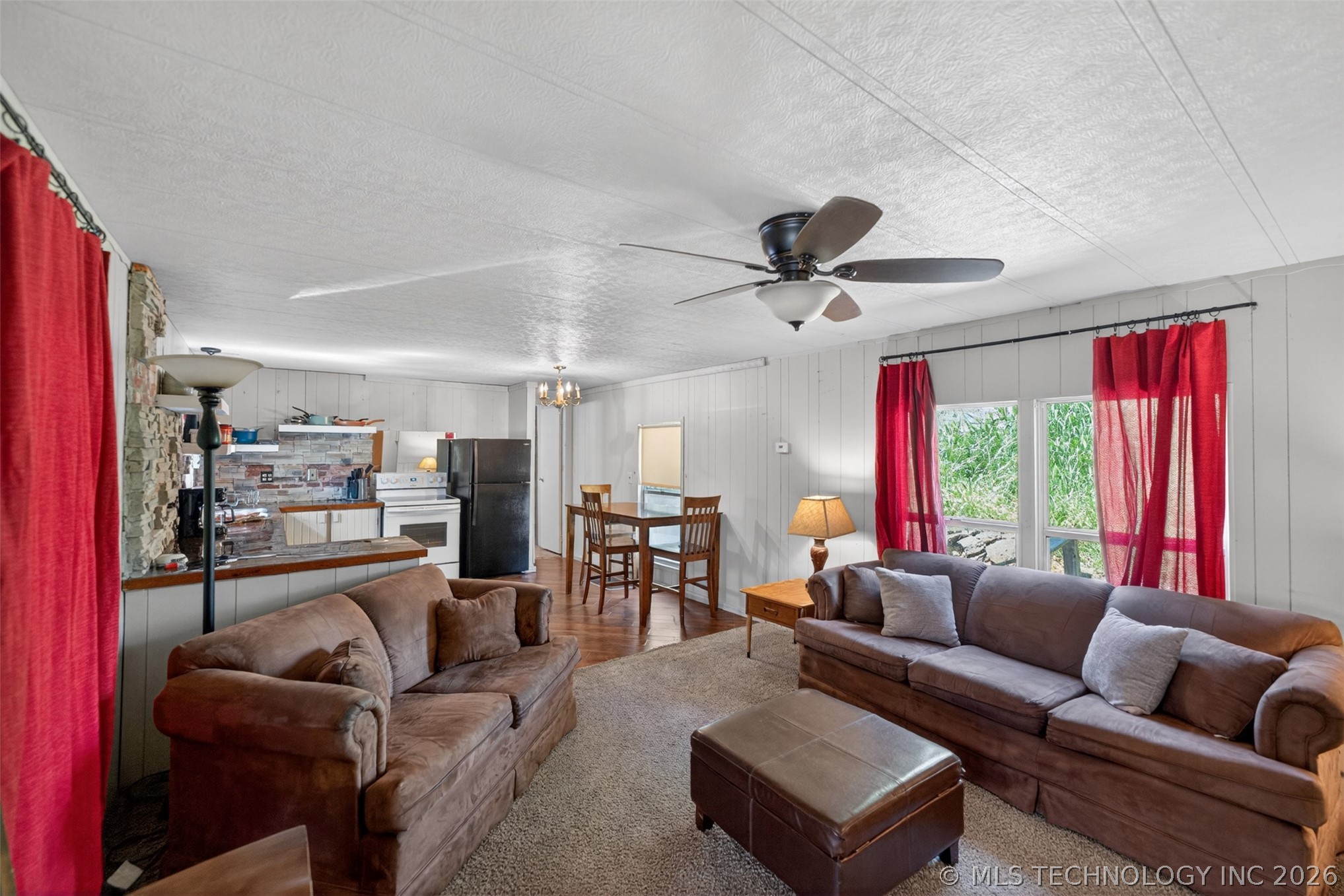 9207 N 447 Road Property Photo 4
