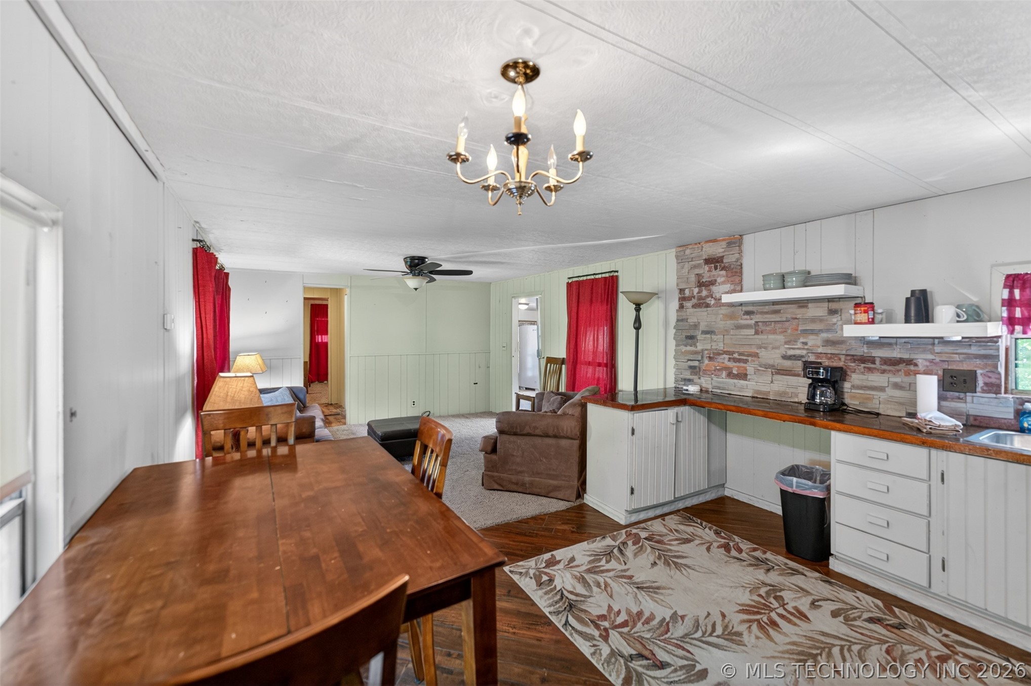 9207 N 447 Road Property Photo 6