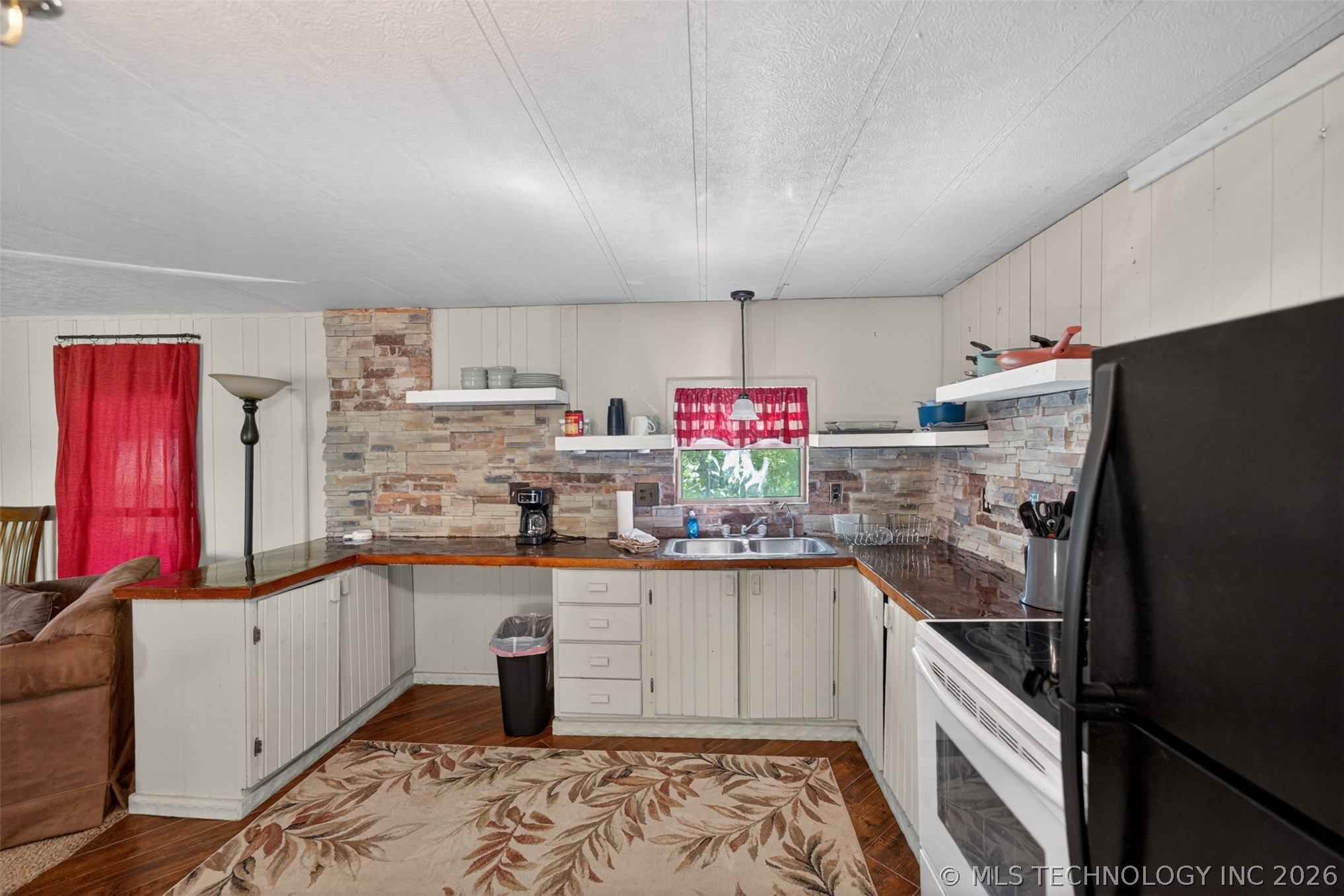 9207 N 447 Road Property Photo 7