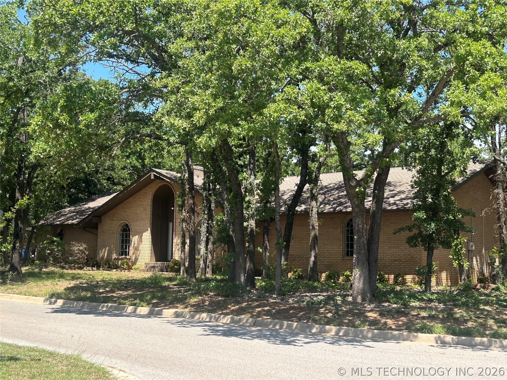 2913 Springdale Lane Property Photo 1