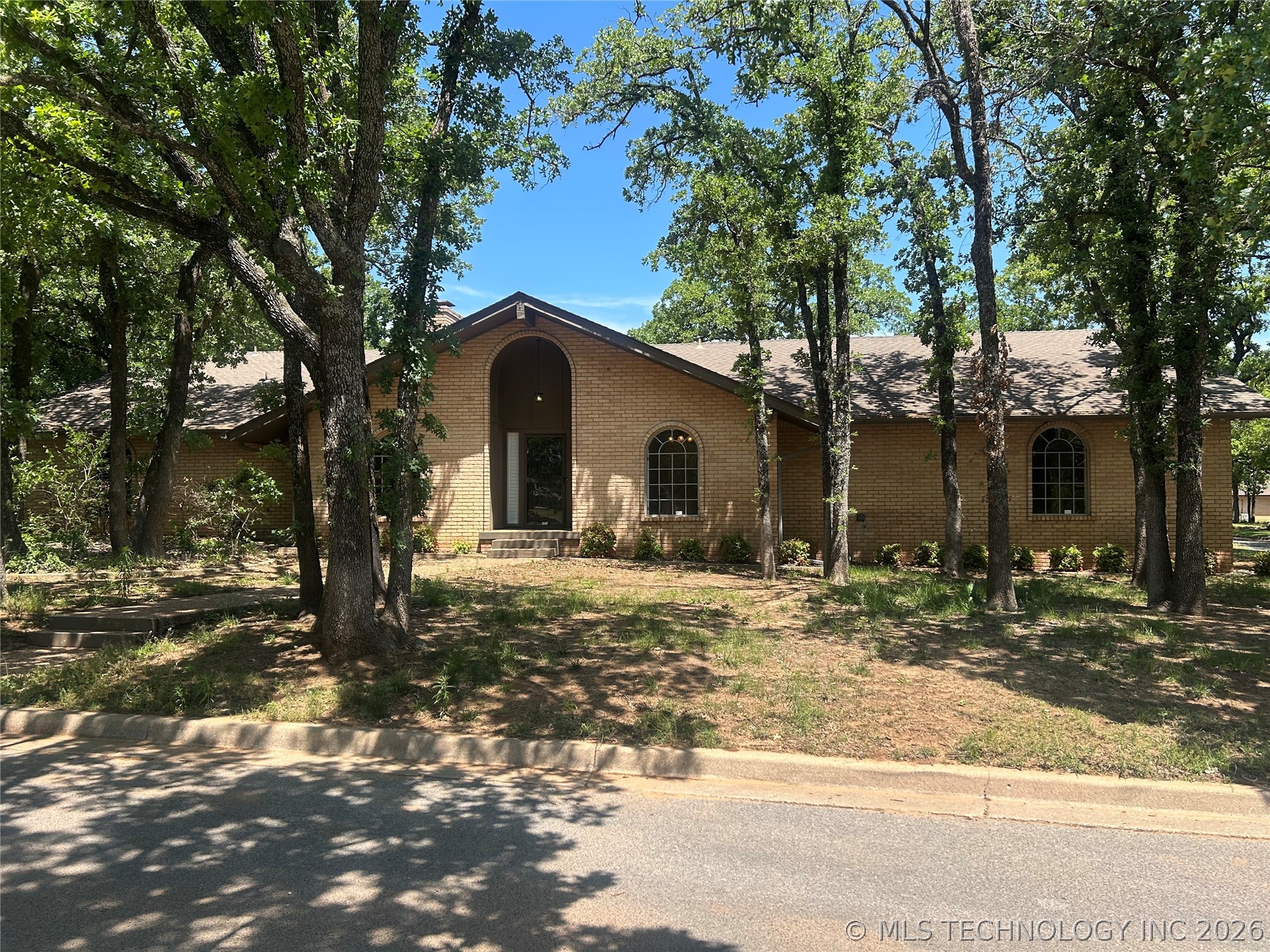 2913 Springdale Lane Property Photo 3