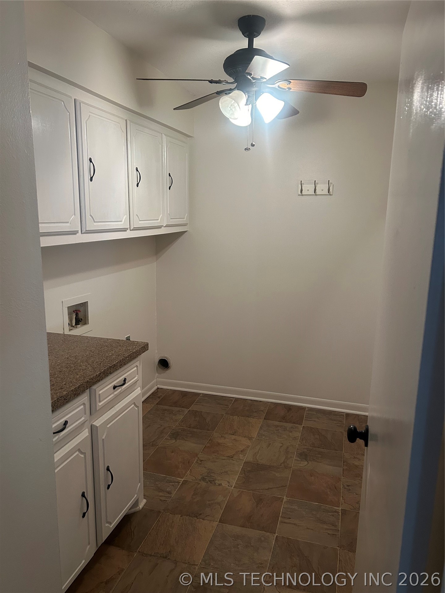 2913 Springdale Lane Property Photo 10
