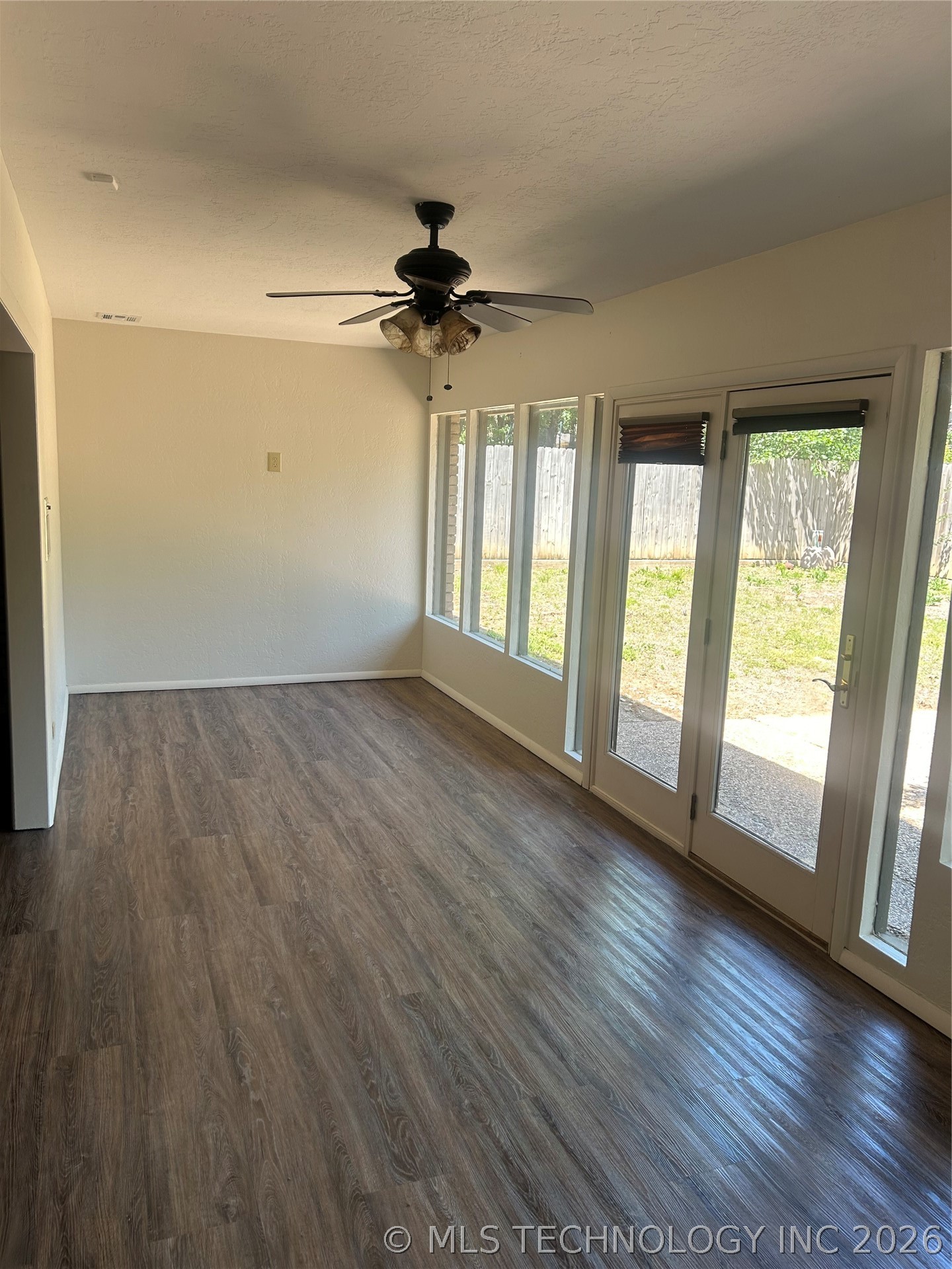 2913 Springdale Lane Property Photo 14