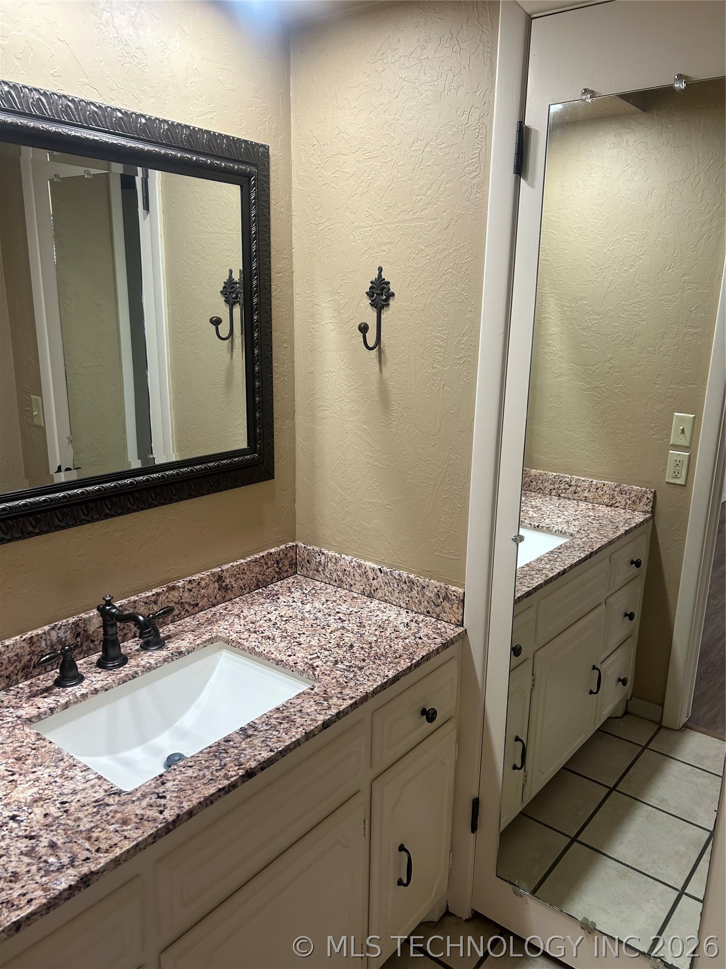2913 Springdale Lane Property Photo 27