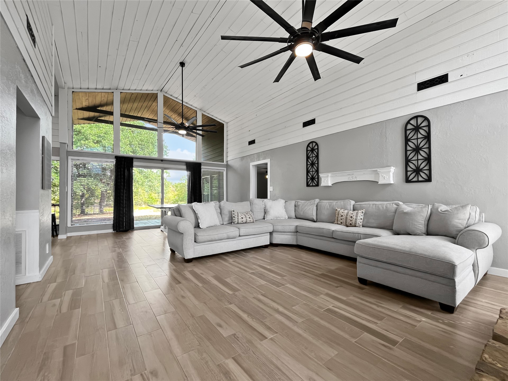 206 Tanglewood Property Photo 3