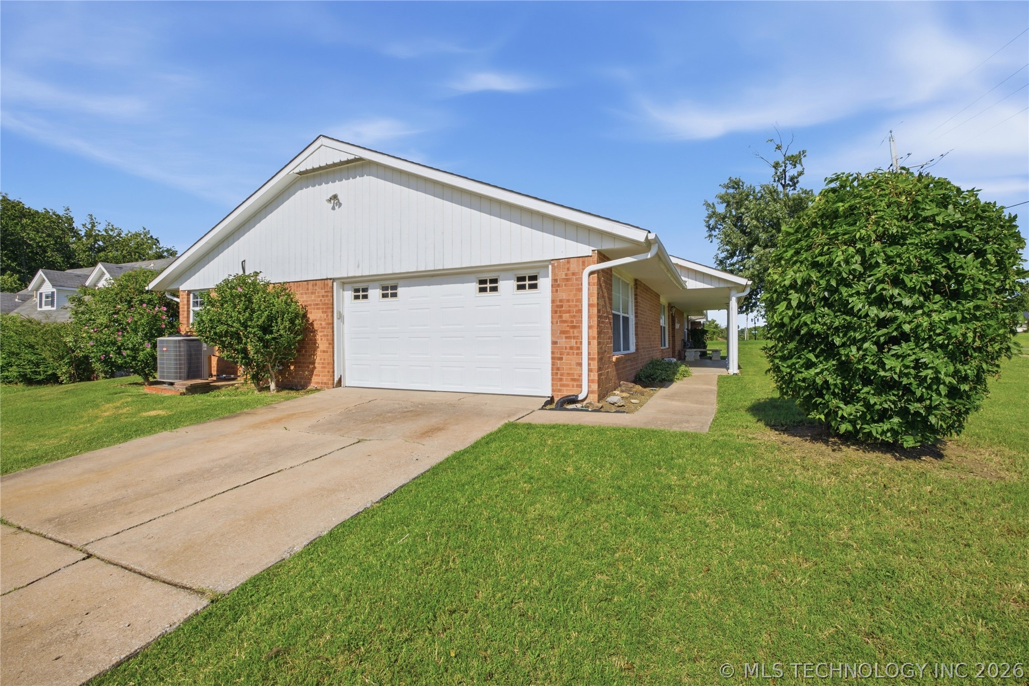 7707 E 57th Street Property Photo 4