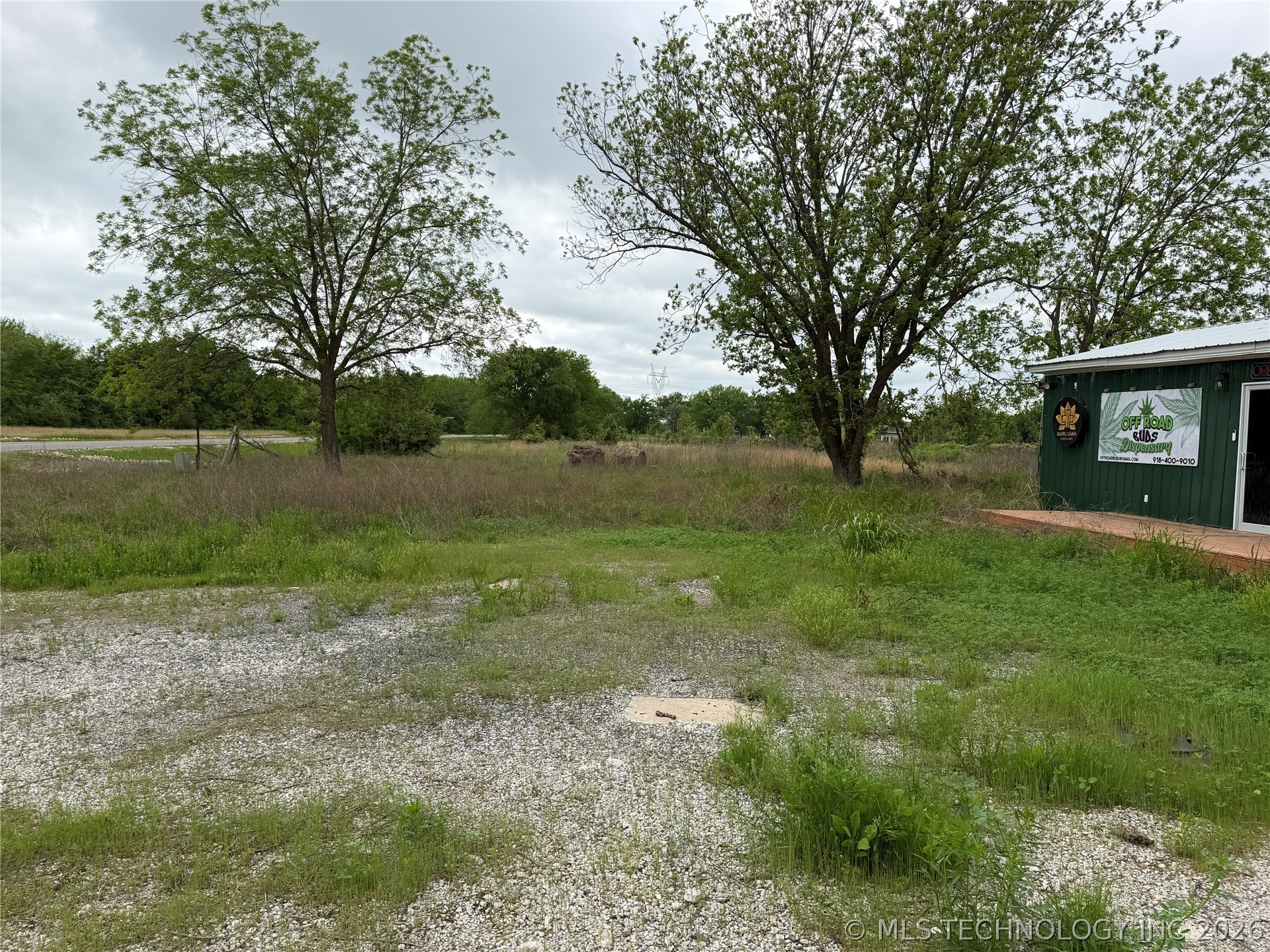 7205 Oktaha Road Property Photo 1
