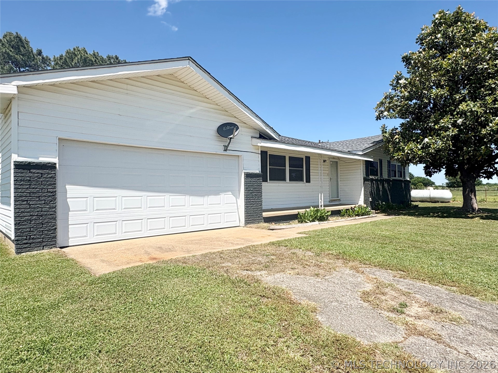 422909 Hwy 266 Property Photo 3