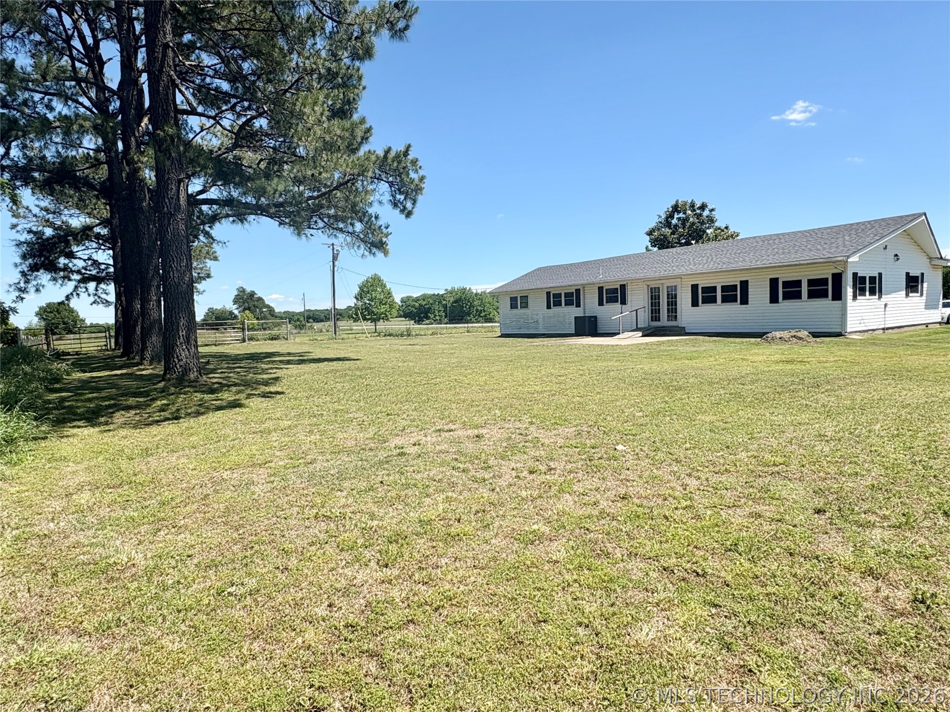 422909 Hwy 266 Property Photo 32