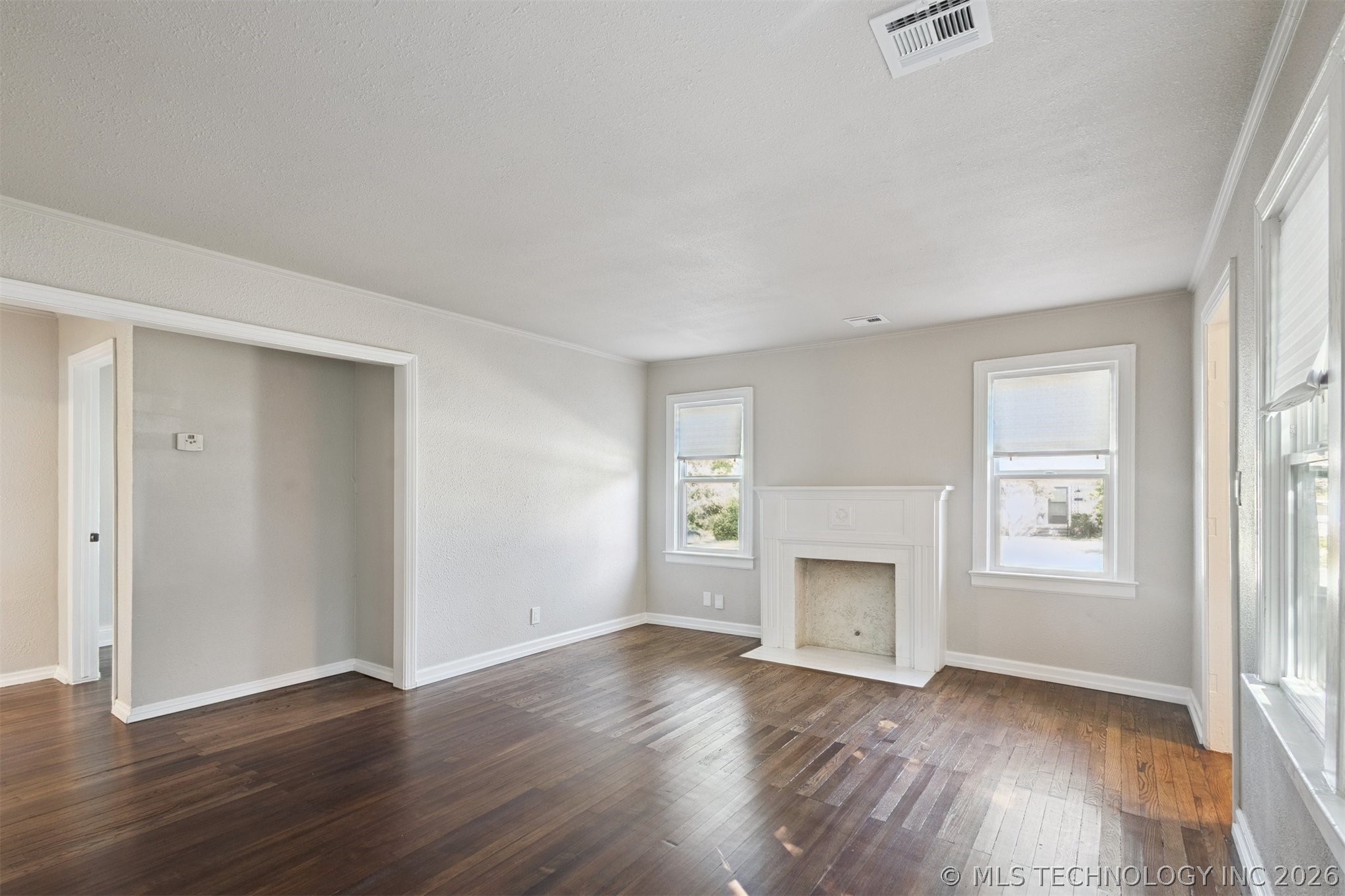 4702 E 4th Place Property Photo 8