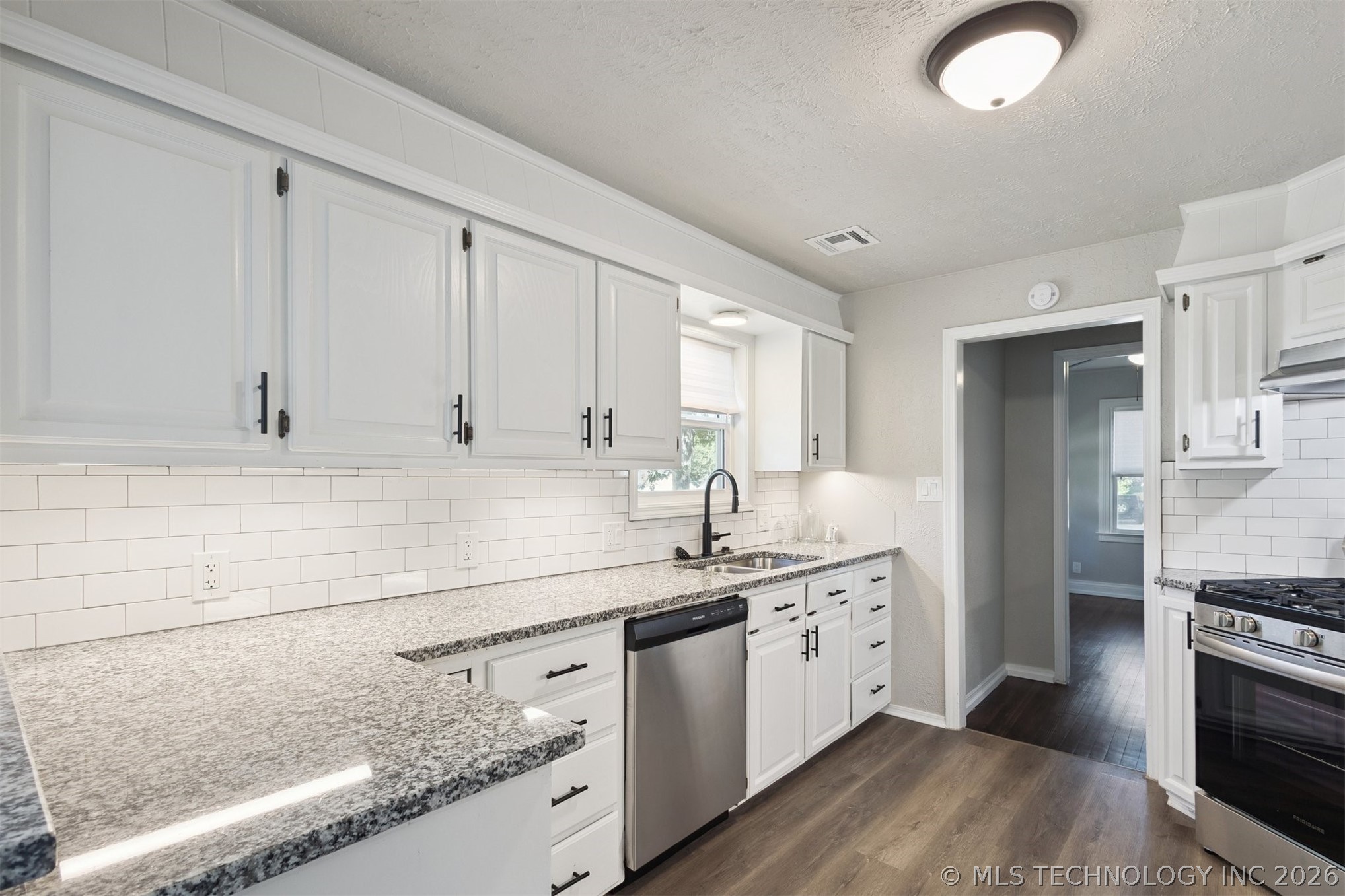 4702 E 4th Place Property Photo 12