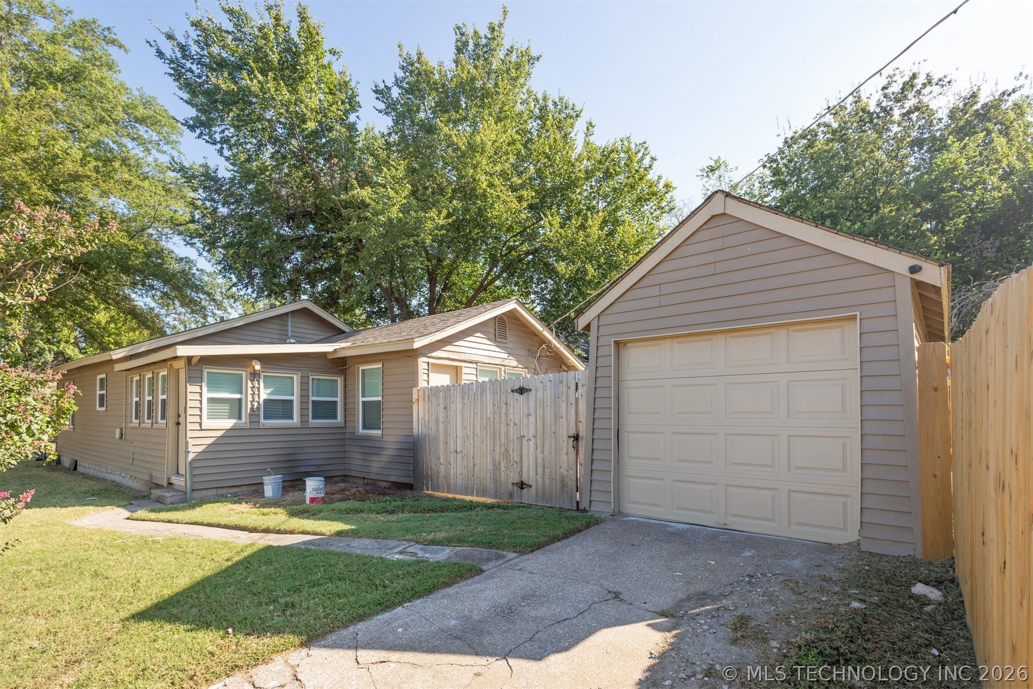 4702 E 4th Place Property Photo 34