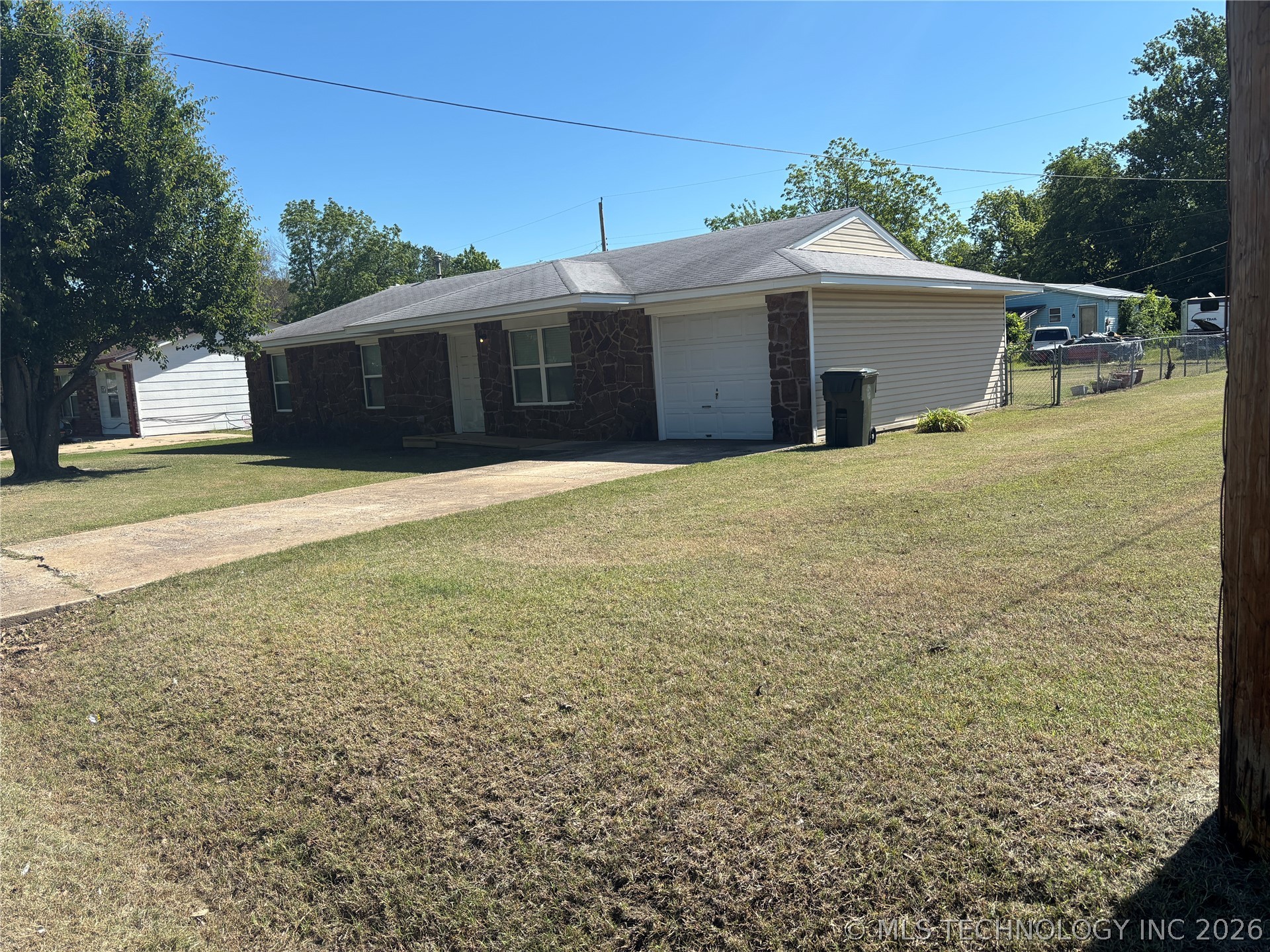 901 N Kern Avenue Property Photo 1