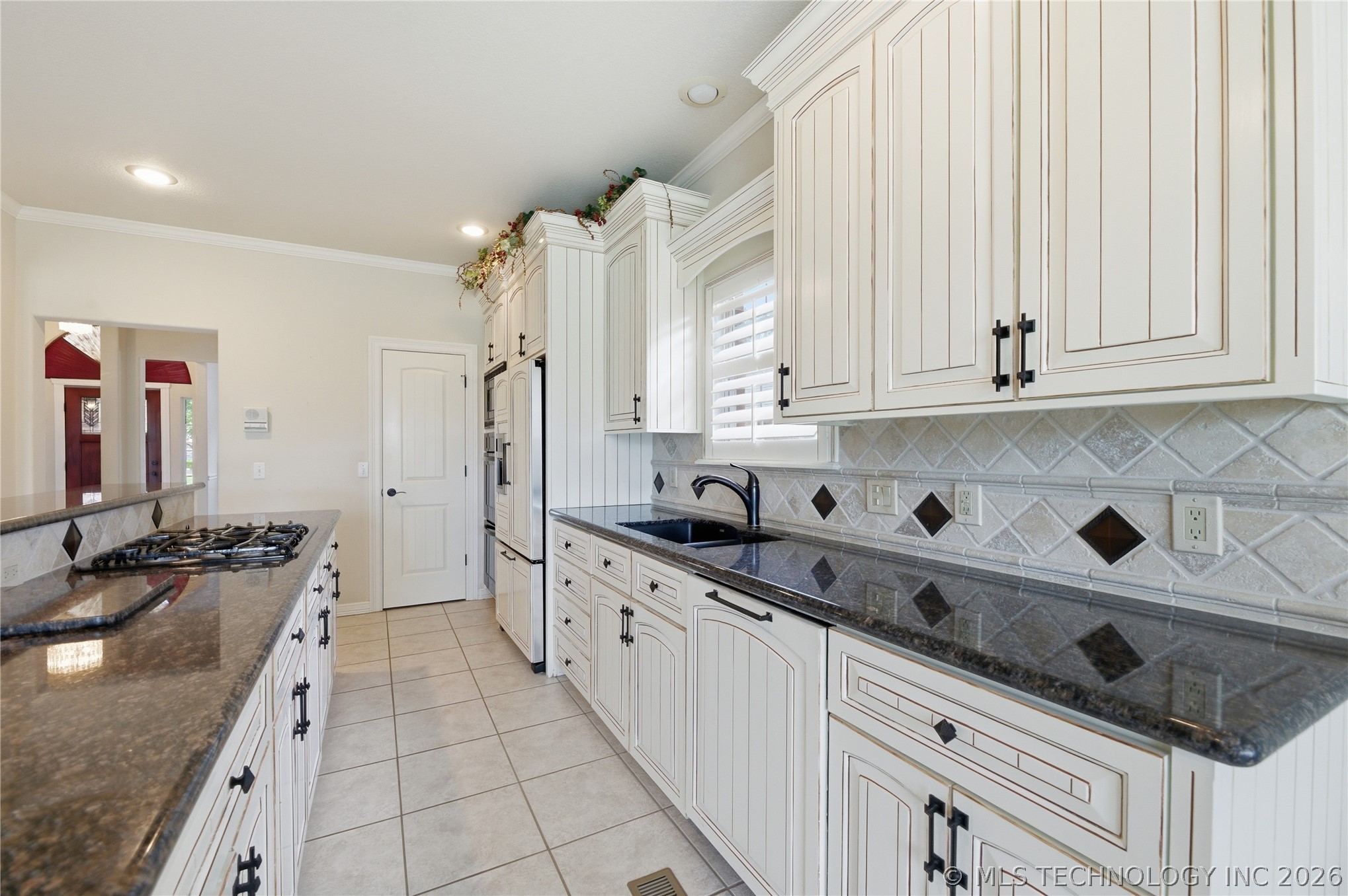 3920 S Sequoia Avenue Property Photo 16