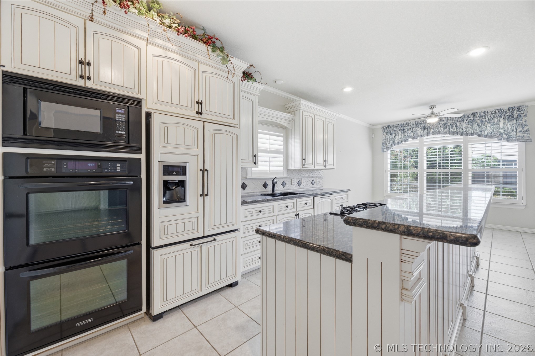 3920 S Sequoia Avenue Property Photo 18