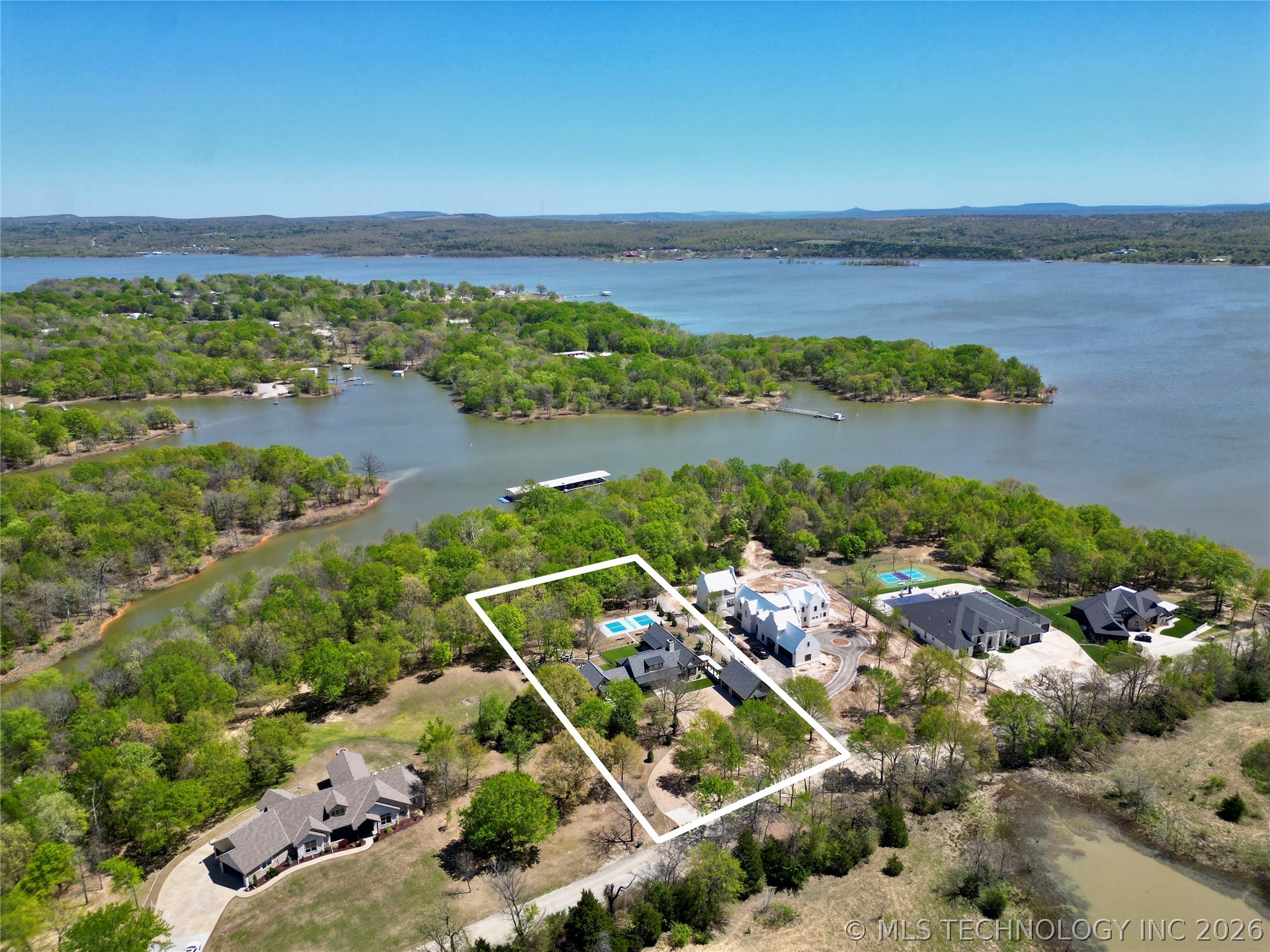 132 Meadowview Property Photo 1