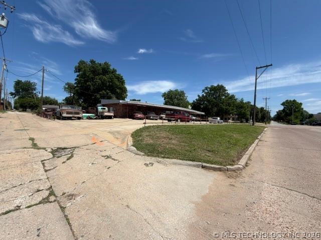 200 N Hinckley Property Photo 3