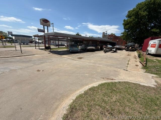 200 N Hinckley Property Photo 4