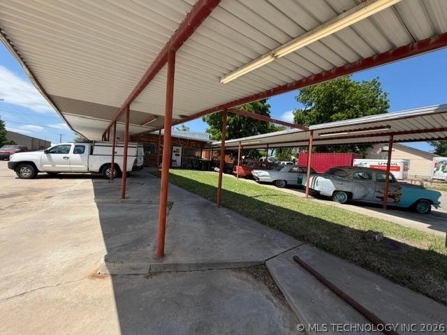 200 N Hinckley Property Photo 9