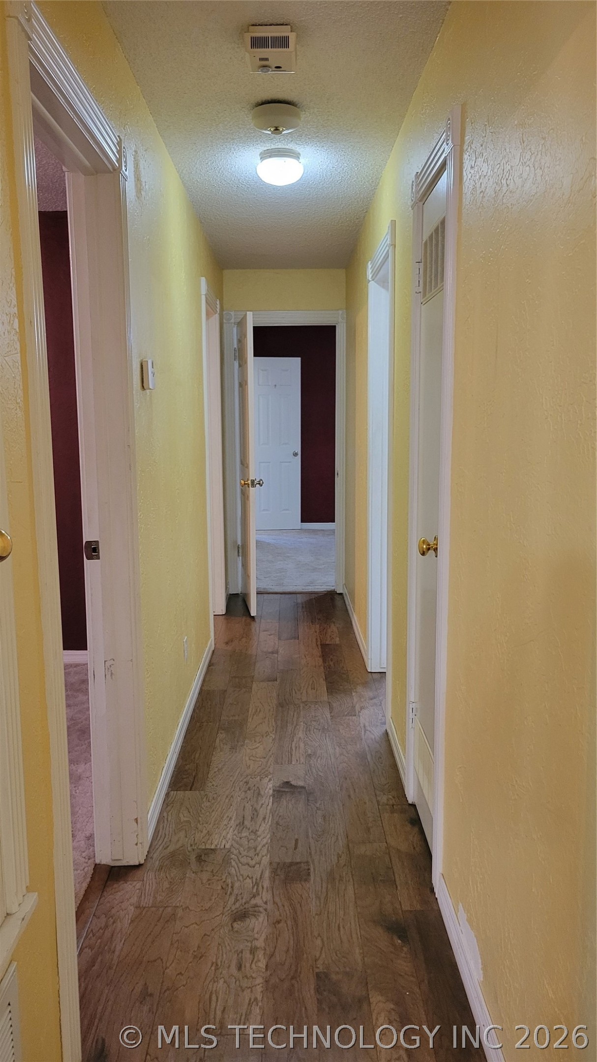 1034 Oak Property Photo 17