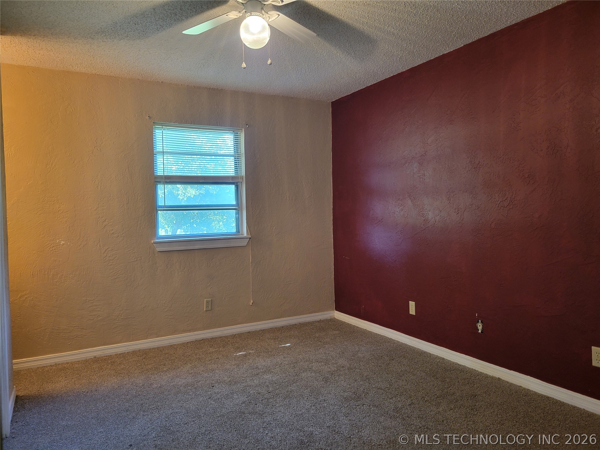 1034 Oak Property Photo 18