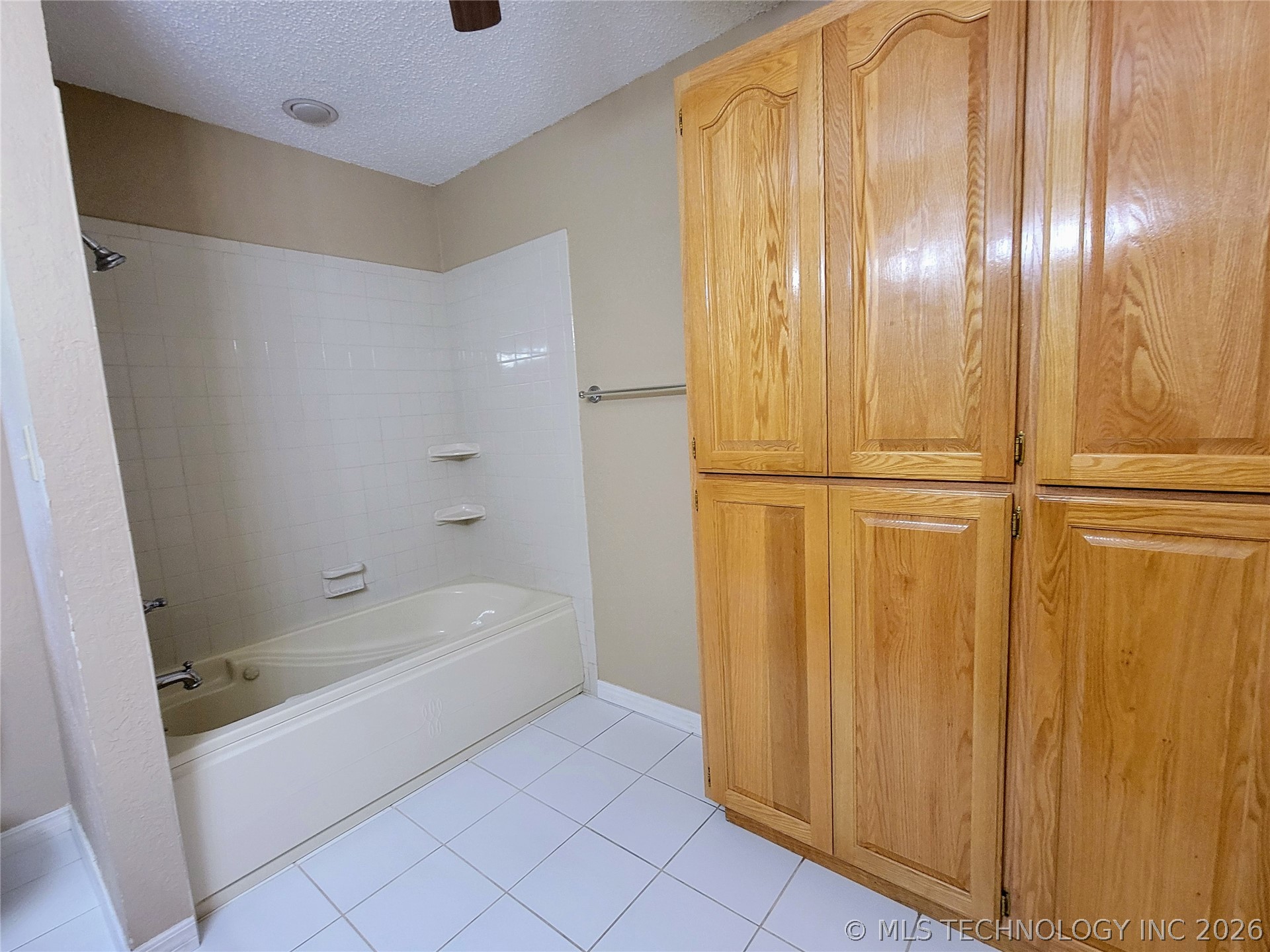 1034 Oak Property Photo 20