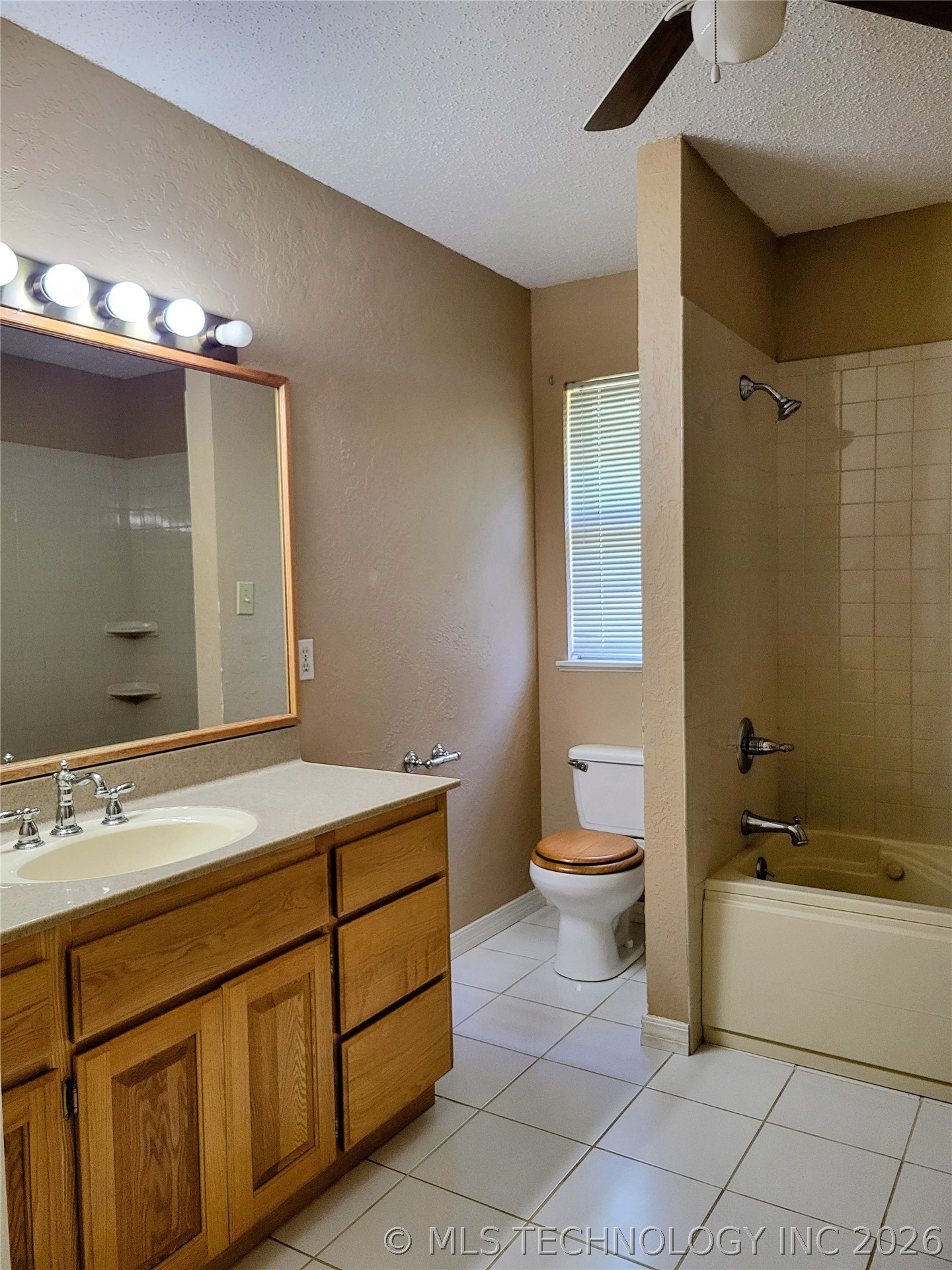 1034 Oak Property Photo 22