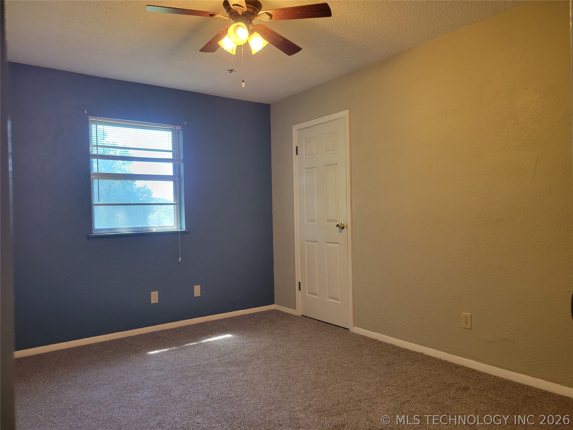 1034 Oak Property Photo 23
