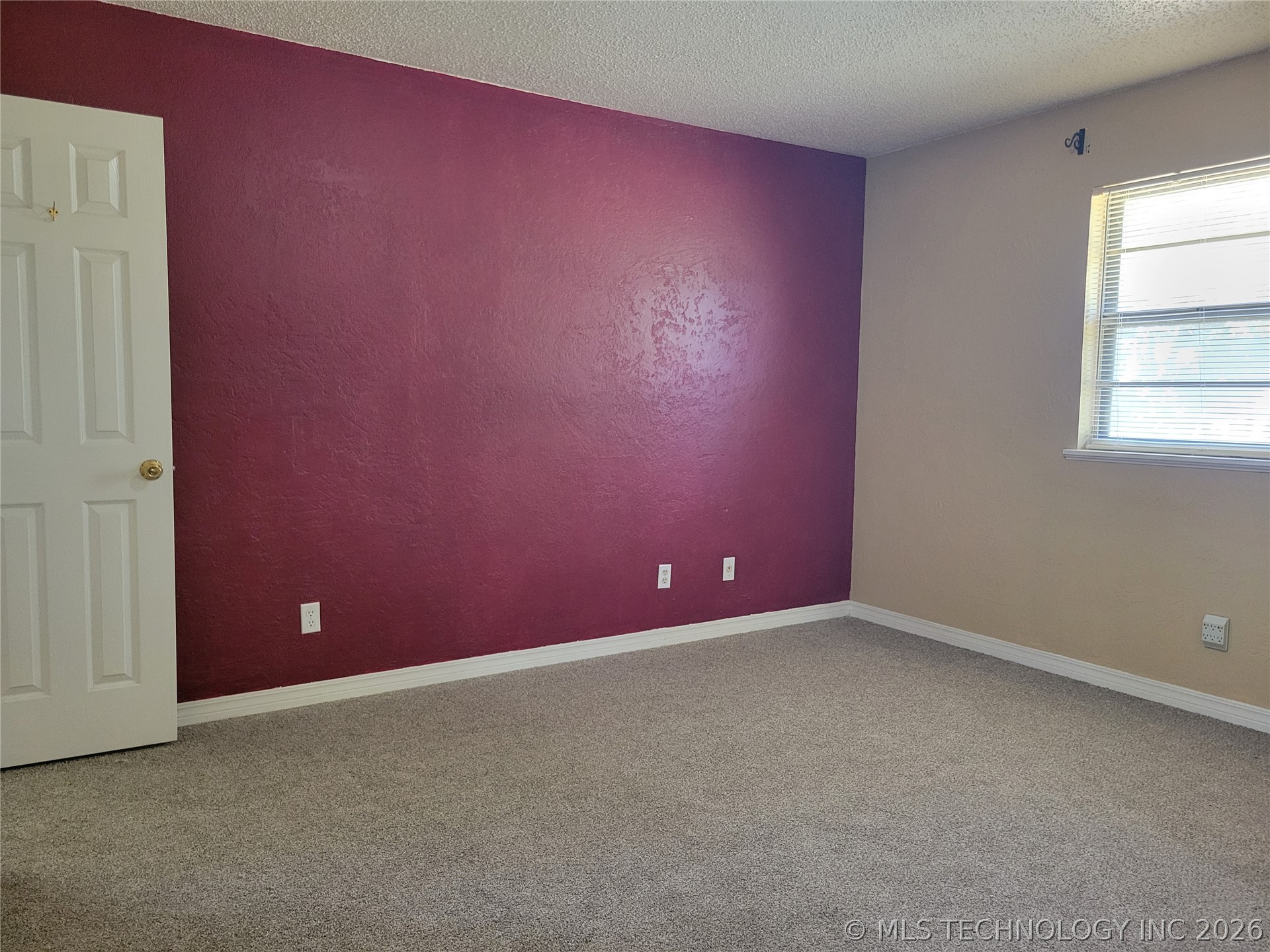 1034 Oak Property Photo 25