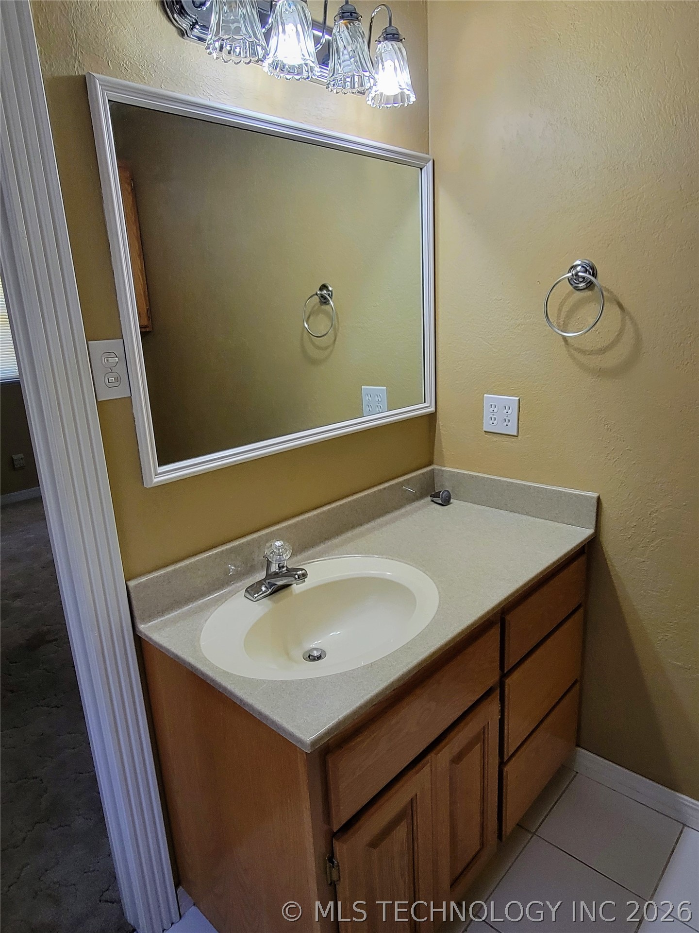 1034 Oak Property Photo 27