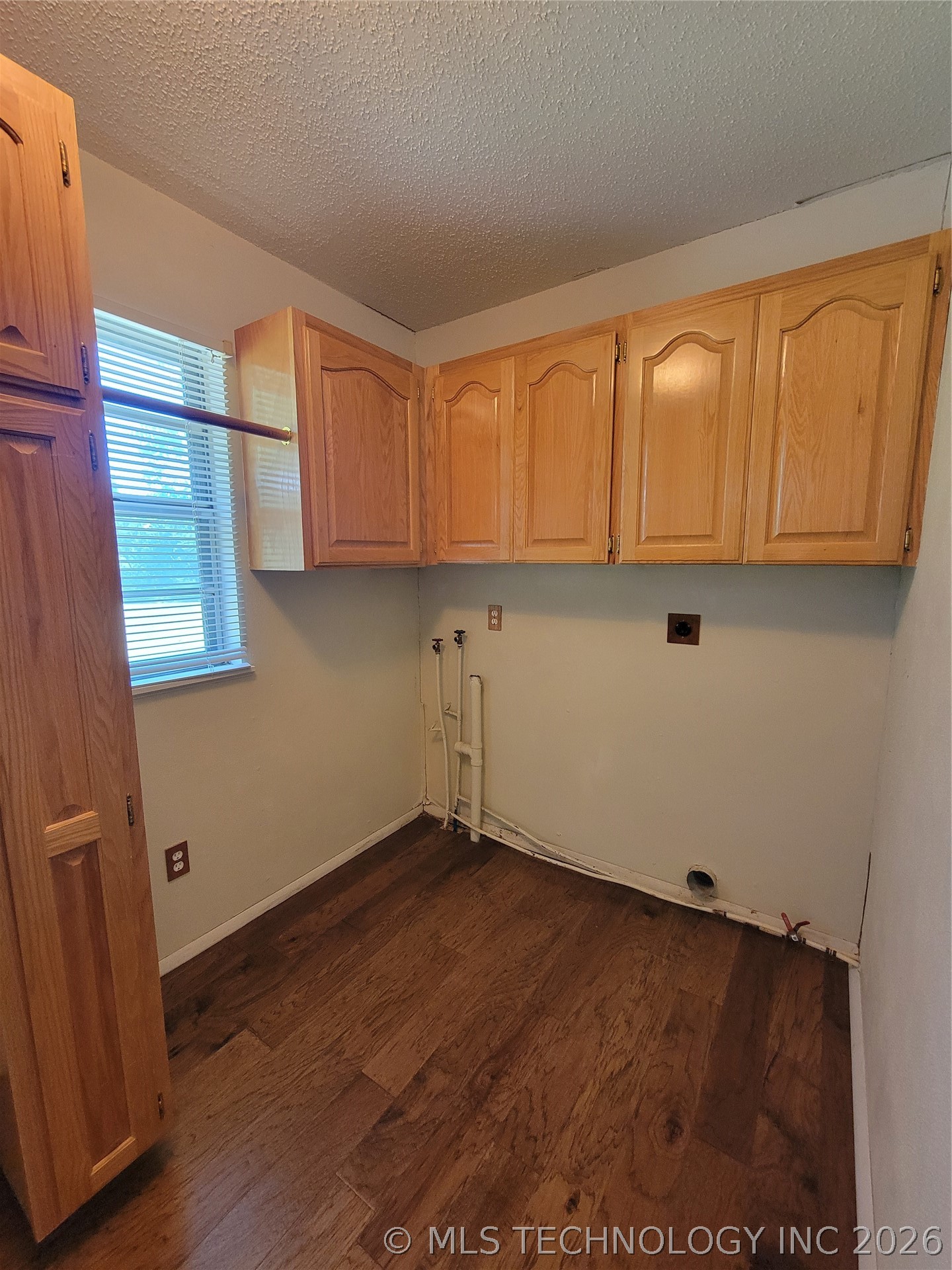 1034 Oak Property Photo 29