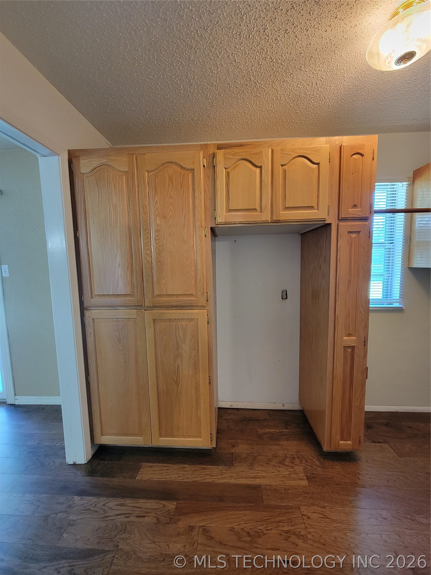 1034 Oak Property Photo 30