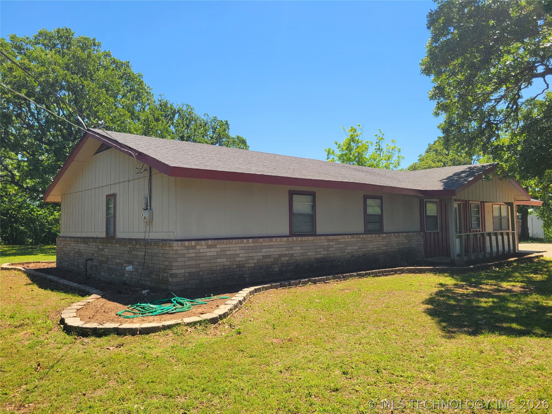 1034 Oak Property Photo 46