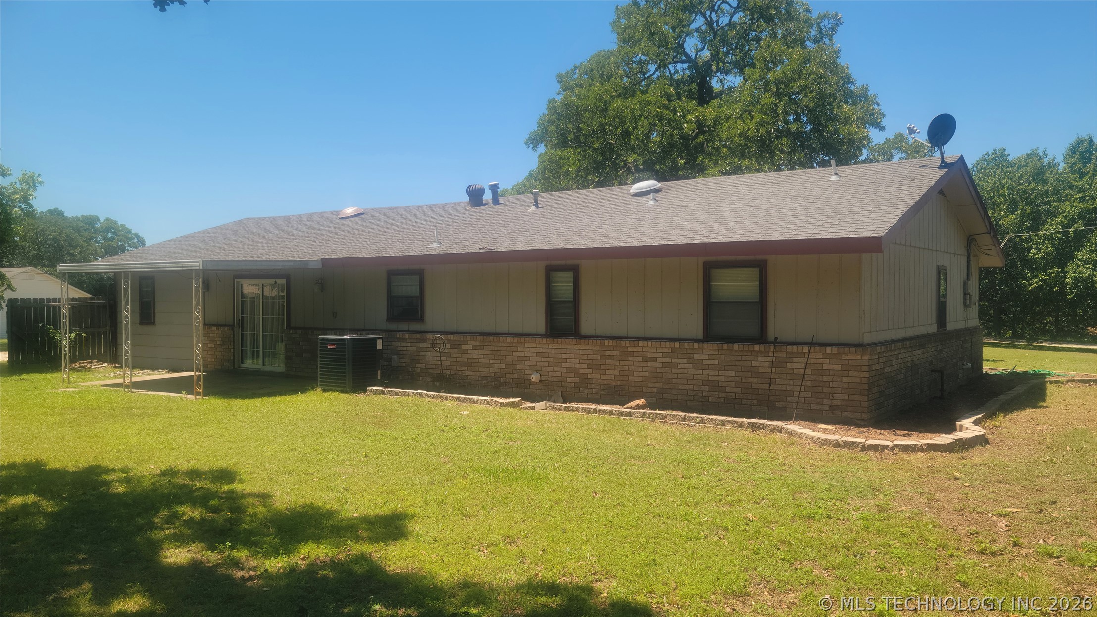 1034 Oak Property Photo 47