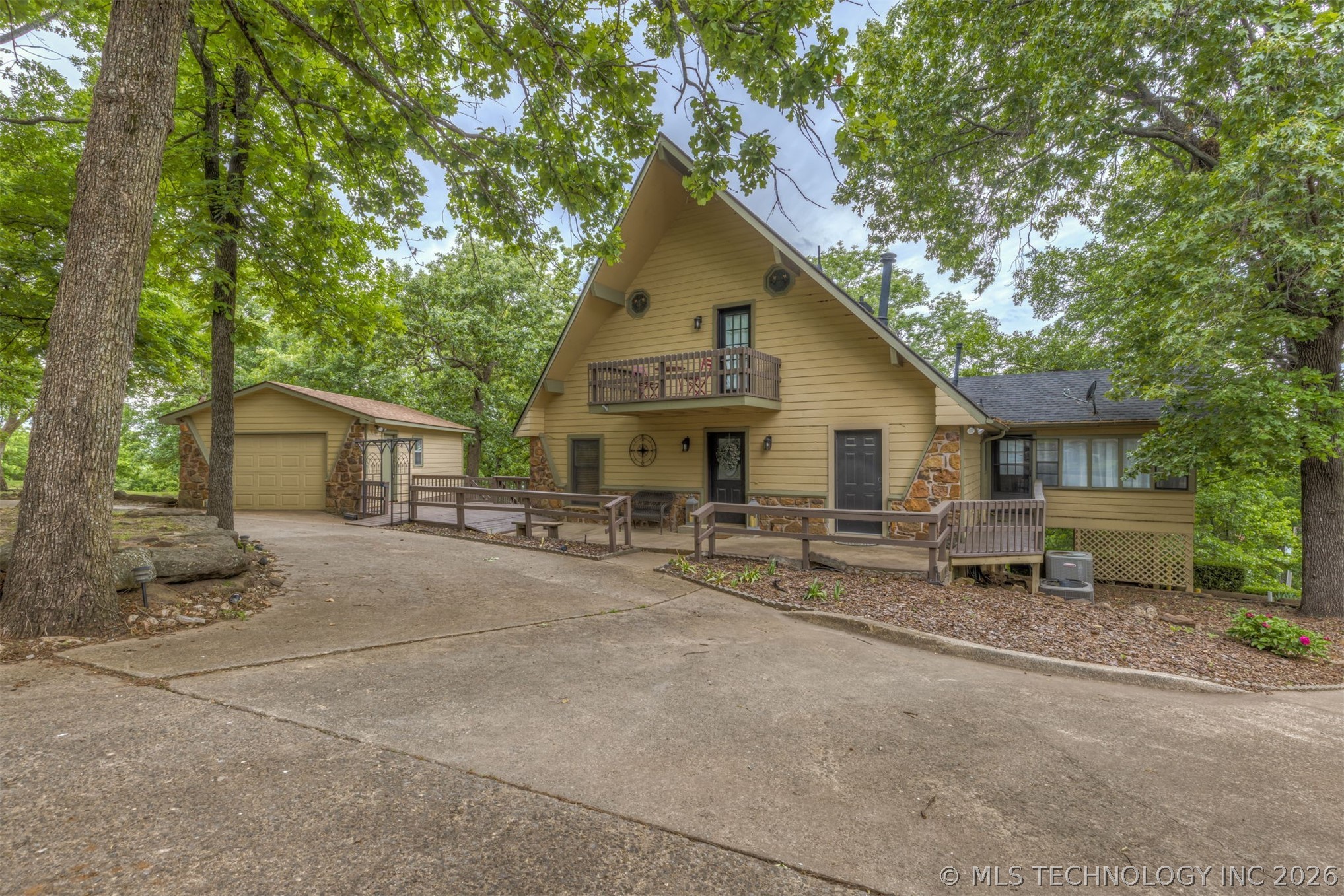 4332 W Roadrunner Property Photo 1