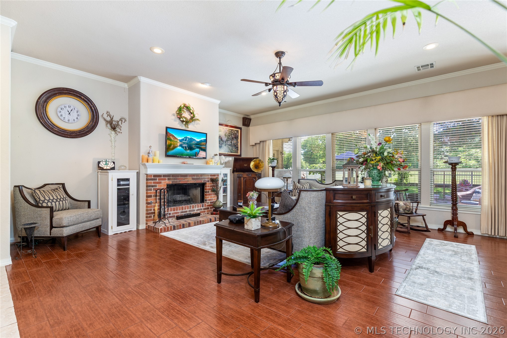 5080 Lake Breeze Road Property Photo 7
