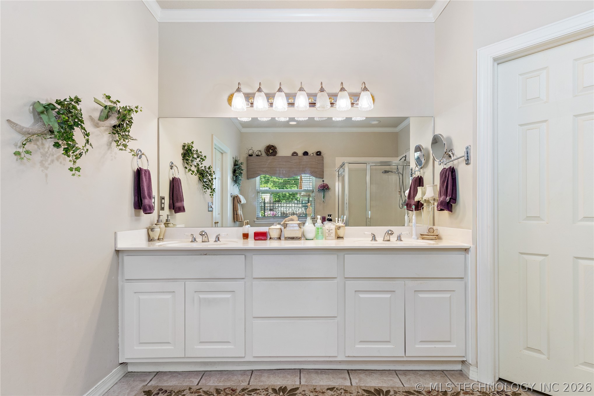5080 Lake Breeze Road Property Photo 17