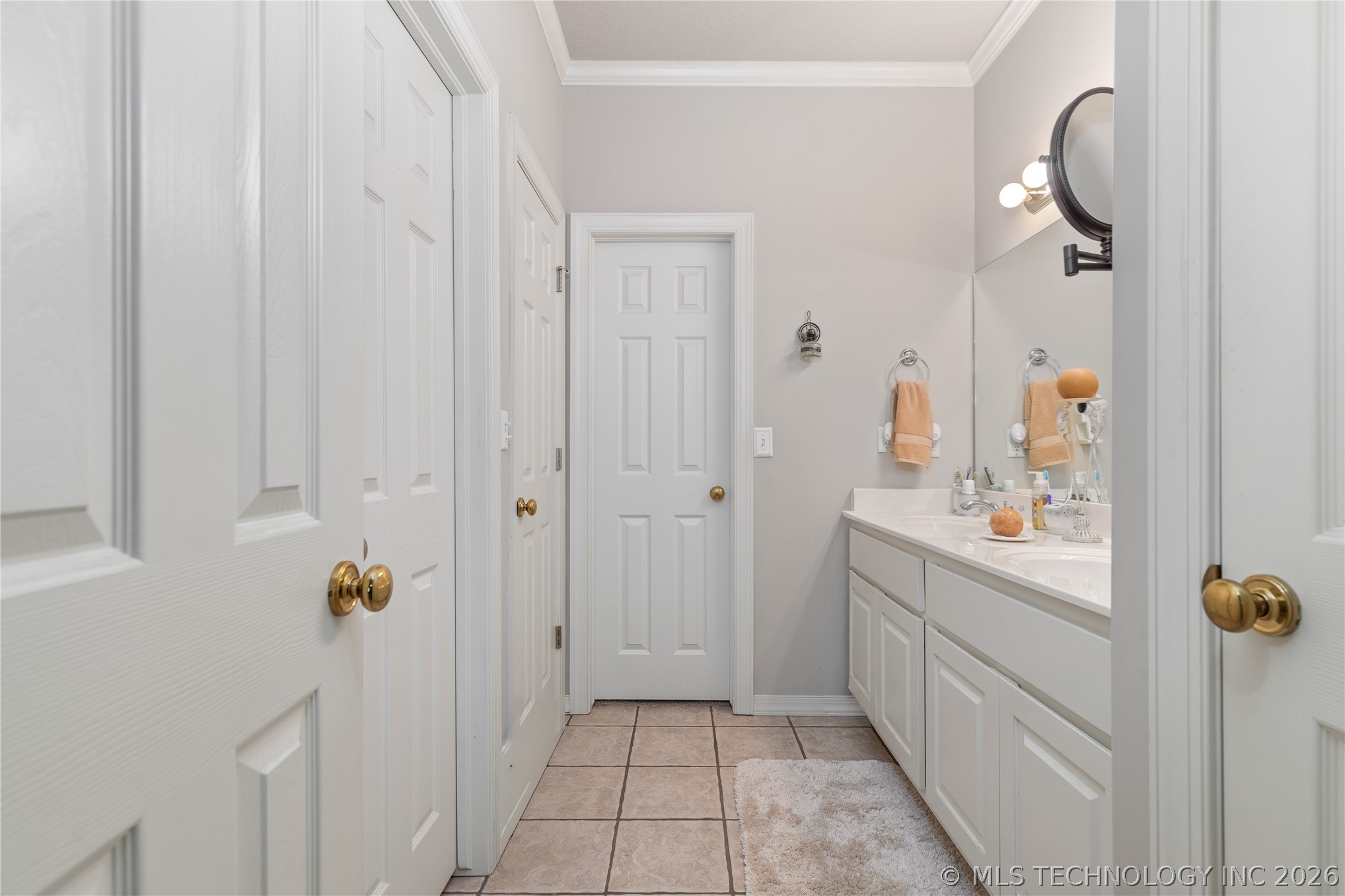 5080 Lake Breeze Road Property Photo 28