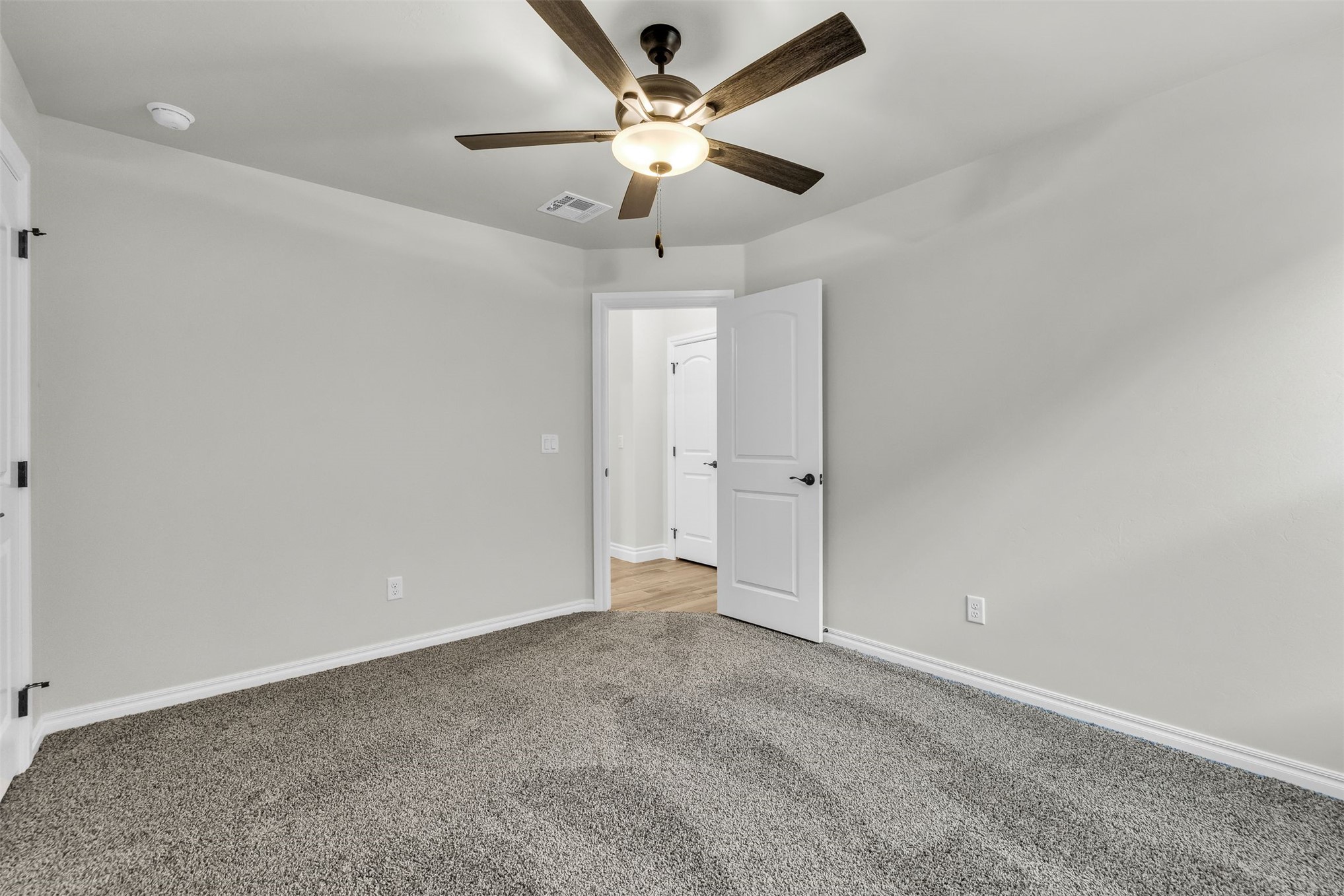 2900 E Northampton Street Property Photo 18