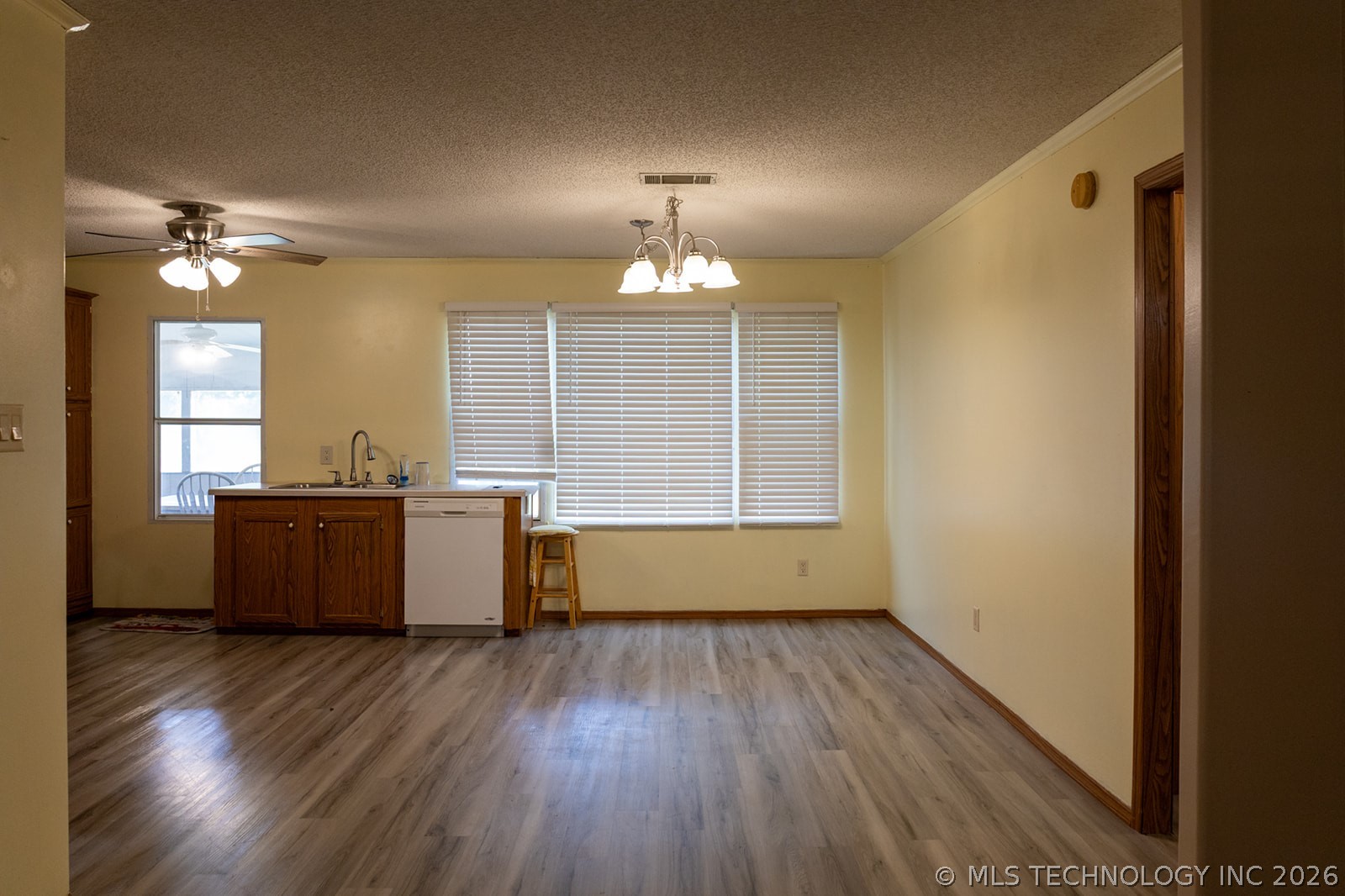 13937 Conley Road Property Photo 8