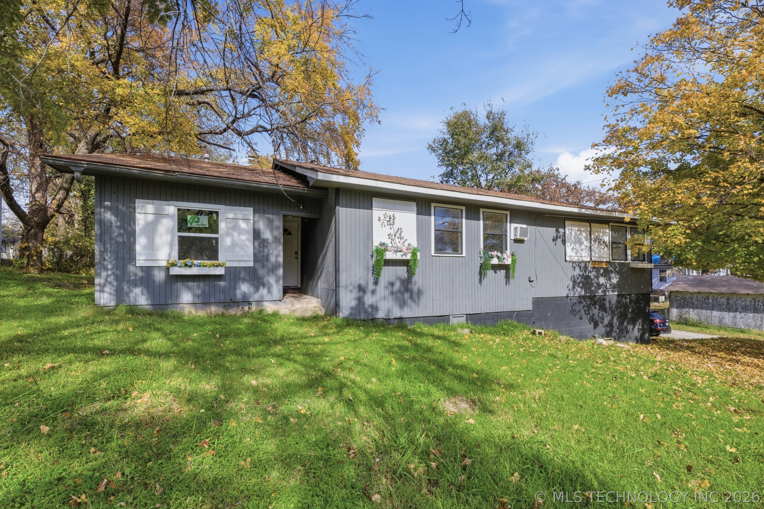 400 W Tulsa Avenue Se Property Photo 1