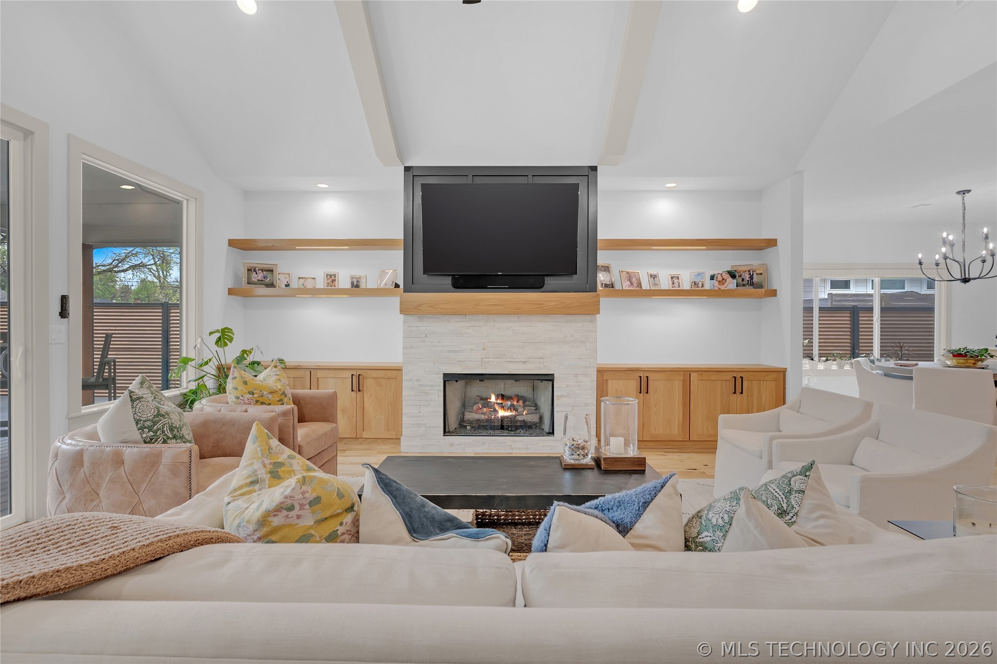 1433 E 37th Place Property Photo 19