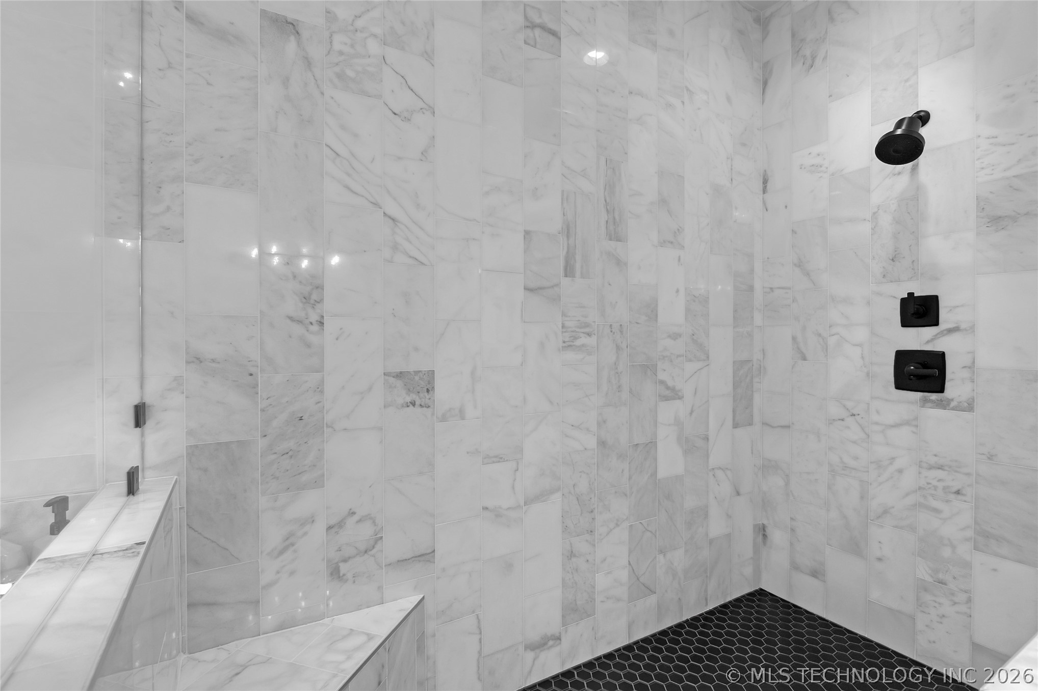 1433 E 37th Place Property Photo 29